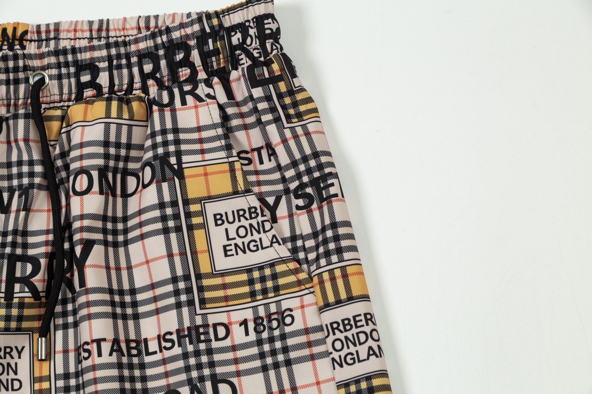 【2026】【BURBERRY  公式旗艦店】バーバリー  ショートパンツ  ご好評に付き再入荷！-BRAND OFF