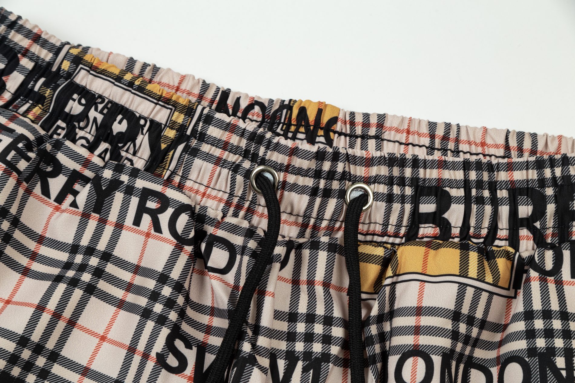 【2026】【BURBERRY  公式旗艦店】バーバリー  ショートパンツ  ご好評に付き再入荷！-BRAND OFF