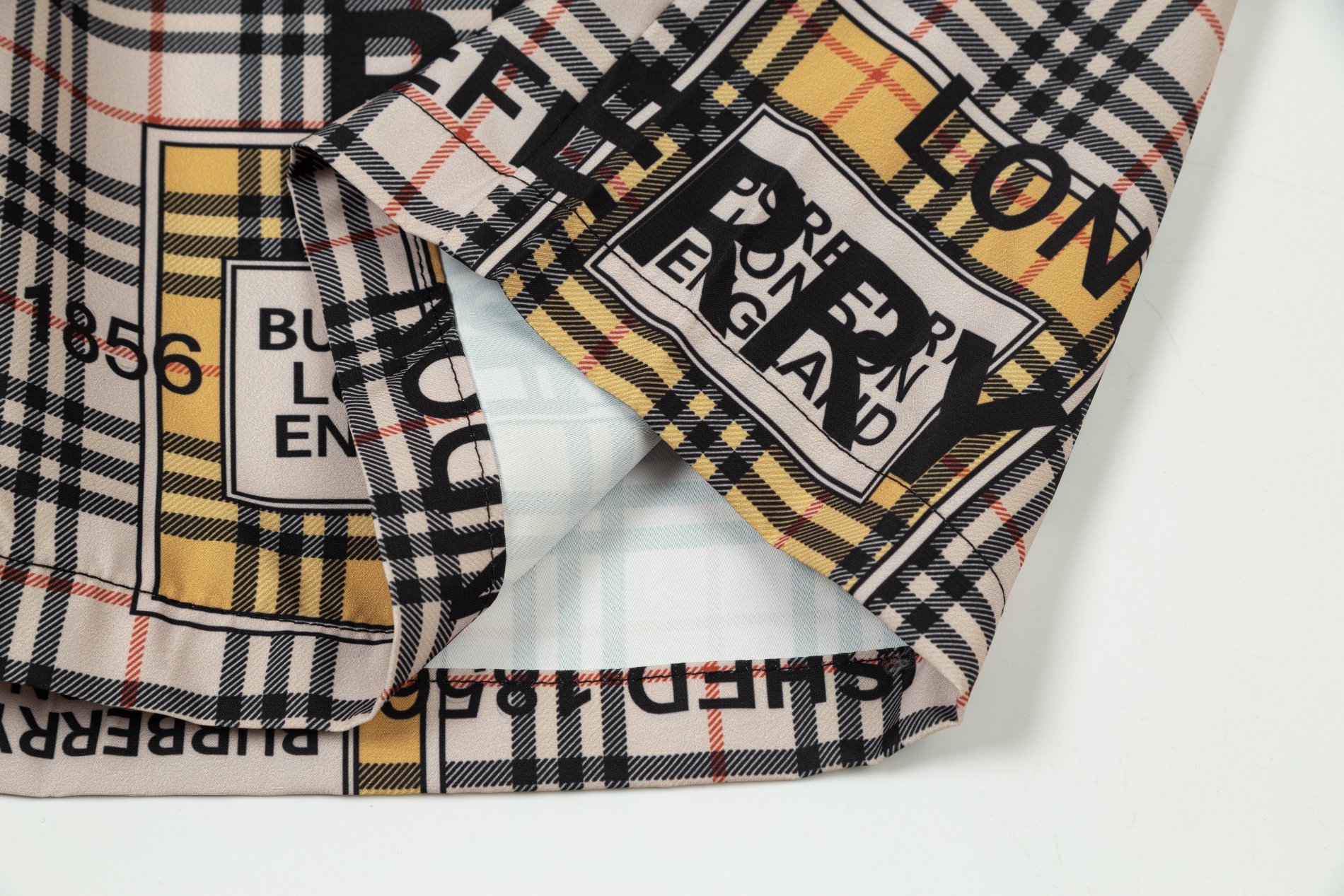 【2026】【BURBERRY  公式旗艦店】バーバリー  ショートパンツ  ご好評に付き再入荷！-BRAND OFF
