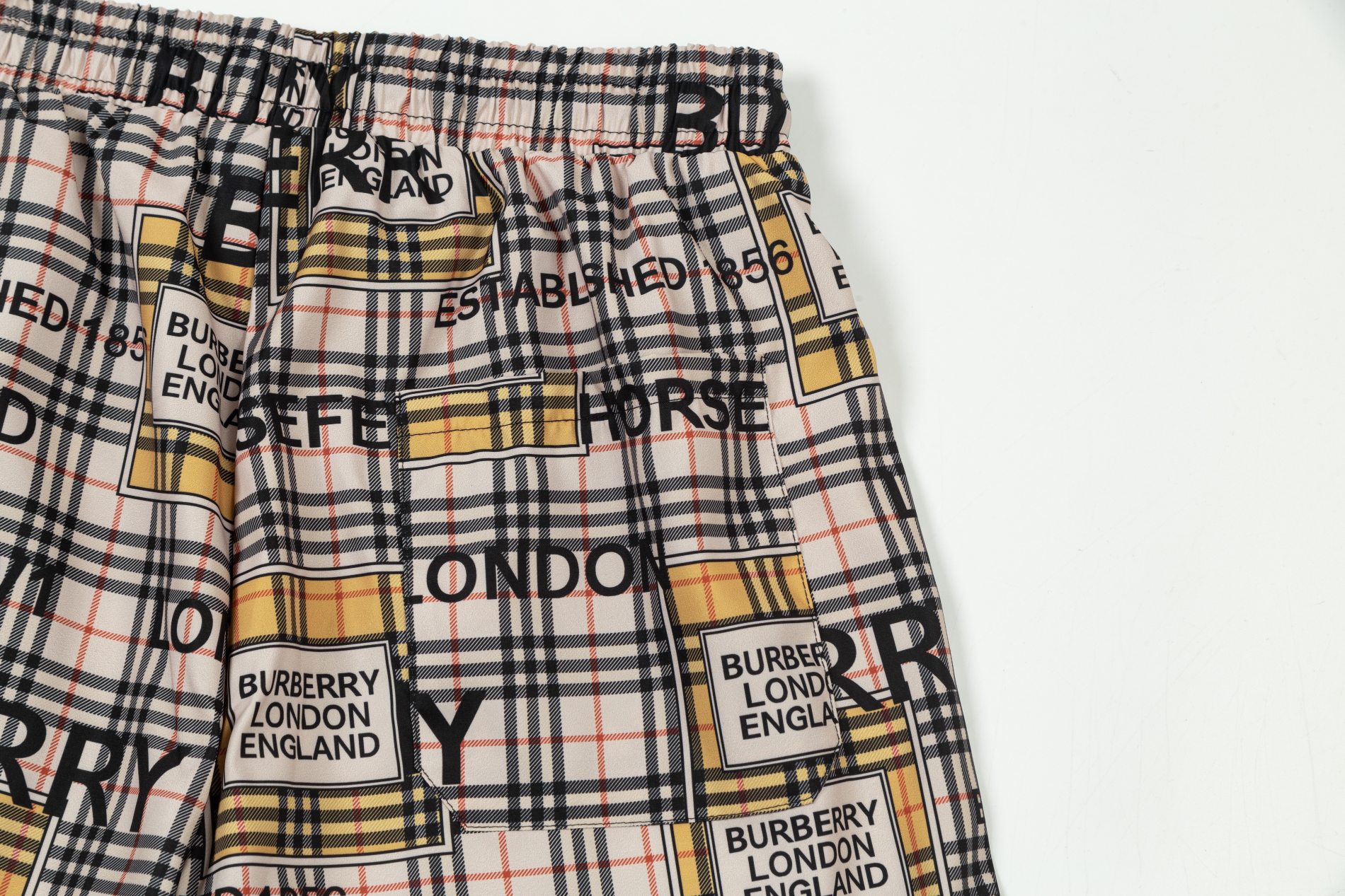【2026】【BURBERRY  公式旗艦店】バーバリー  ショートパンツ  ご好評に付き再入荷！-BRAND OFF