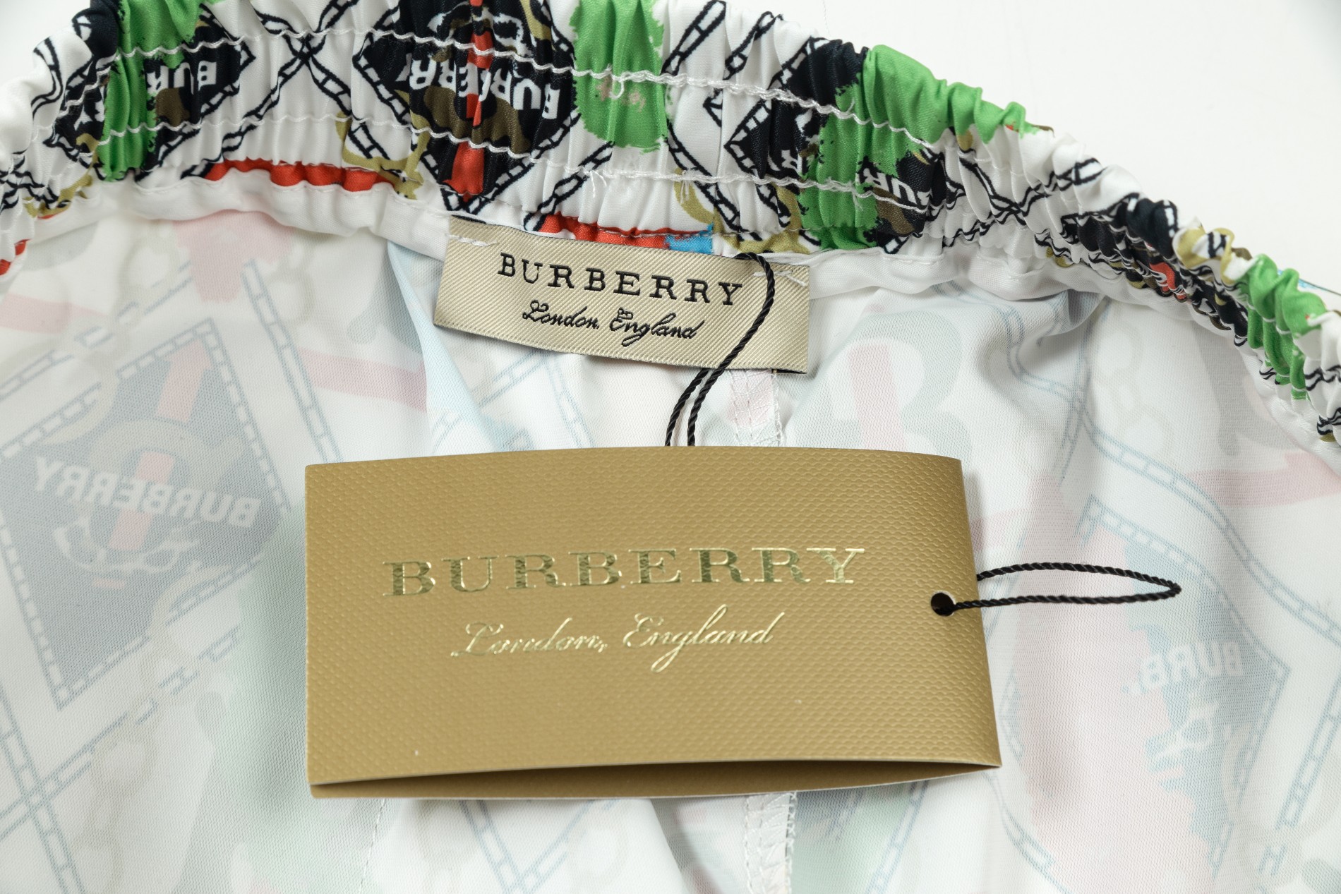 【BURBERRY  公式旗艦店】バーバリー  ショートパンツ  ご好評に付き再入荷！-BRAND OFF