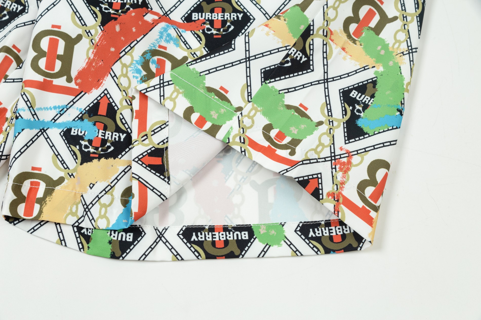 【BURBERRY  公式旗艦店】バーバリー  ショートパンツ  ご好評に付き再入荷！-BRAND OFF