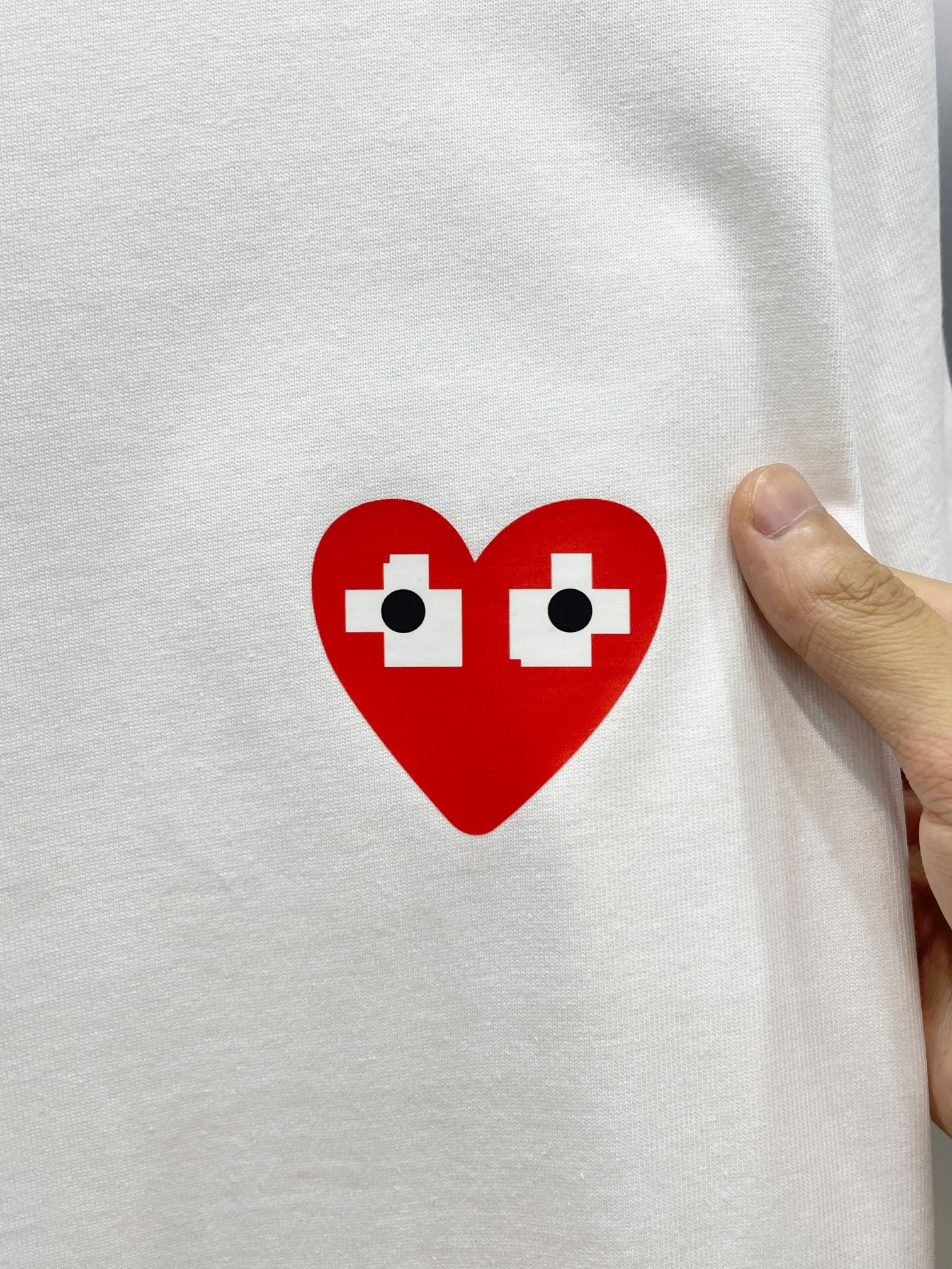 【COMME DES GARCONS PLAY 公式旗艦店】 コム デ ギャルソン プレイ   Tシャツご好評に付き再入荷 24628-BRAND OFF