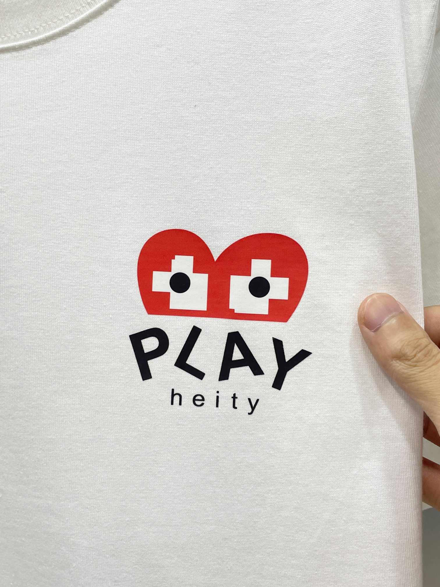 【2026】【COMME DES GARCONS PLAY 公式旗艦店】 コム デ ギャルソン プレイ   Tシャツご好評に付き再入荷 24628-BRAND OFF