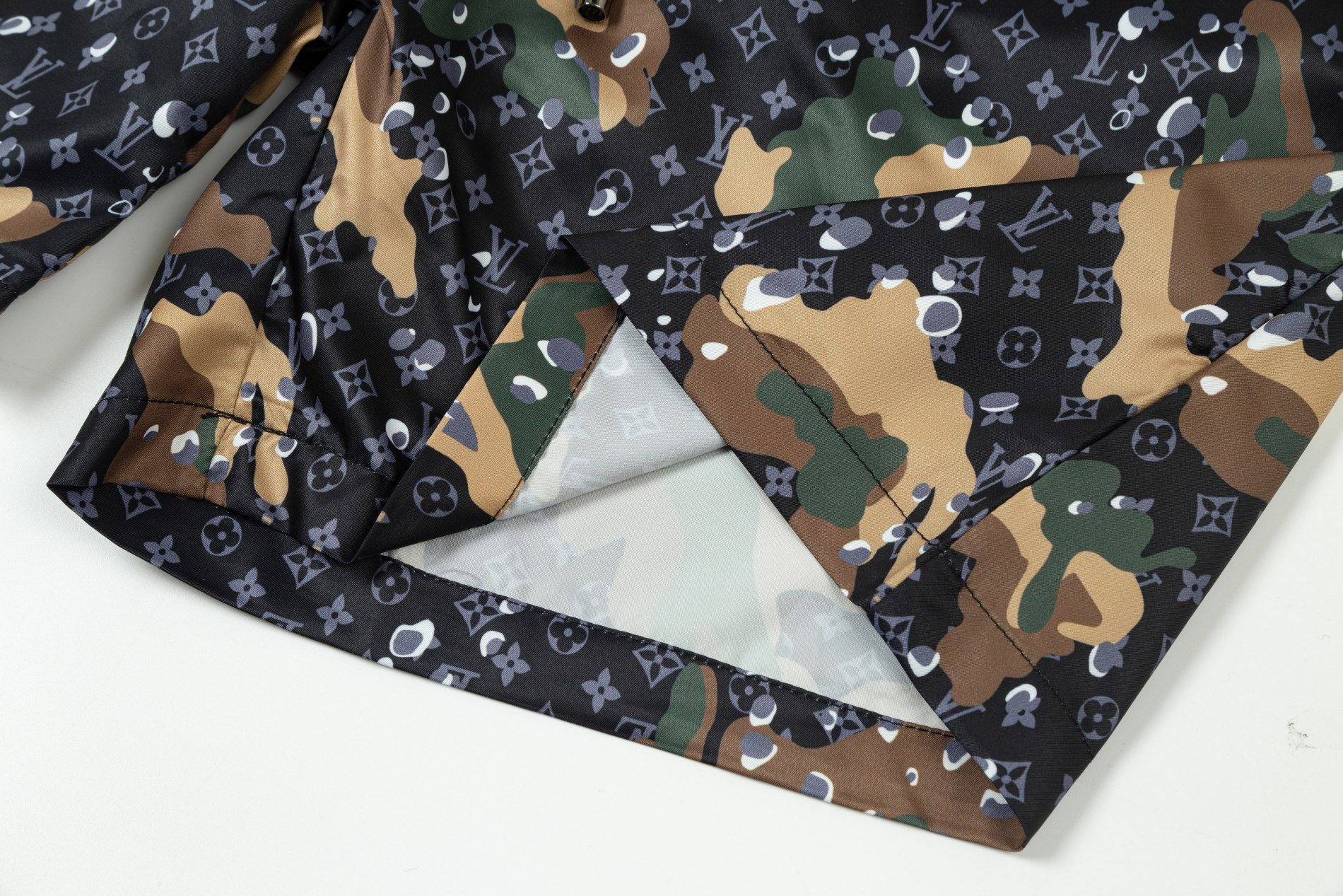 【LOUIS VUITTON  公式旗艦店】ルイヴィトン  ショートパンツご好評に付き再入荷 24613-BRAND OFF