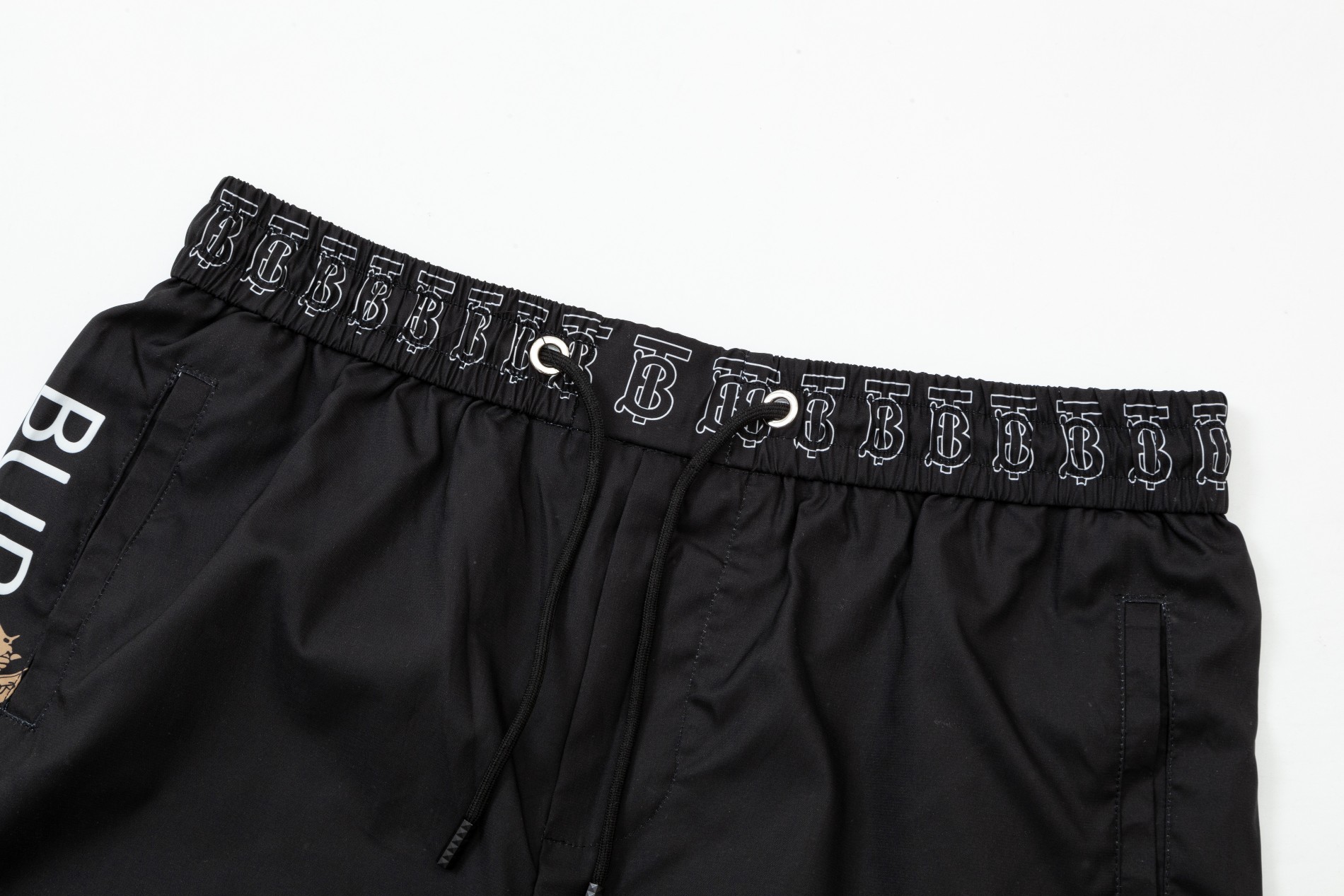 【BURBERRY 公式旗艦店】バーバリー  ショートパンツご好評に付き再入荷 24627-BRAND OFF