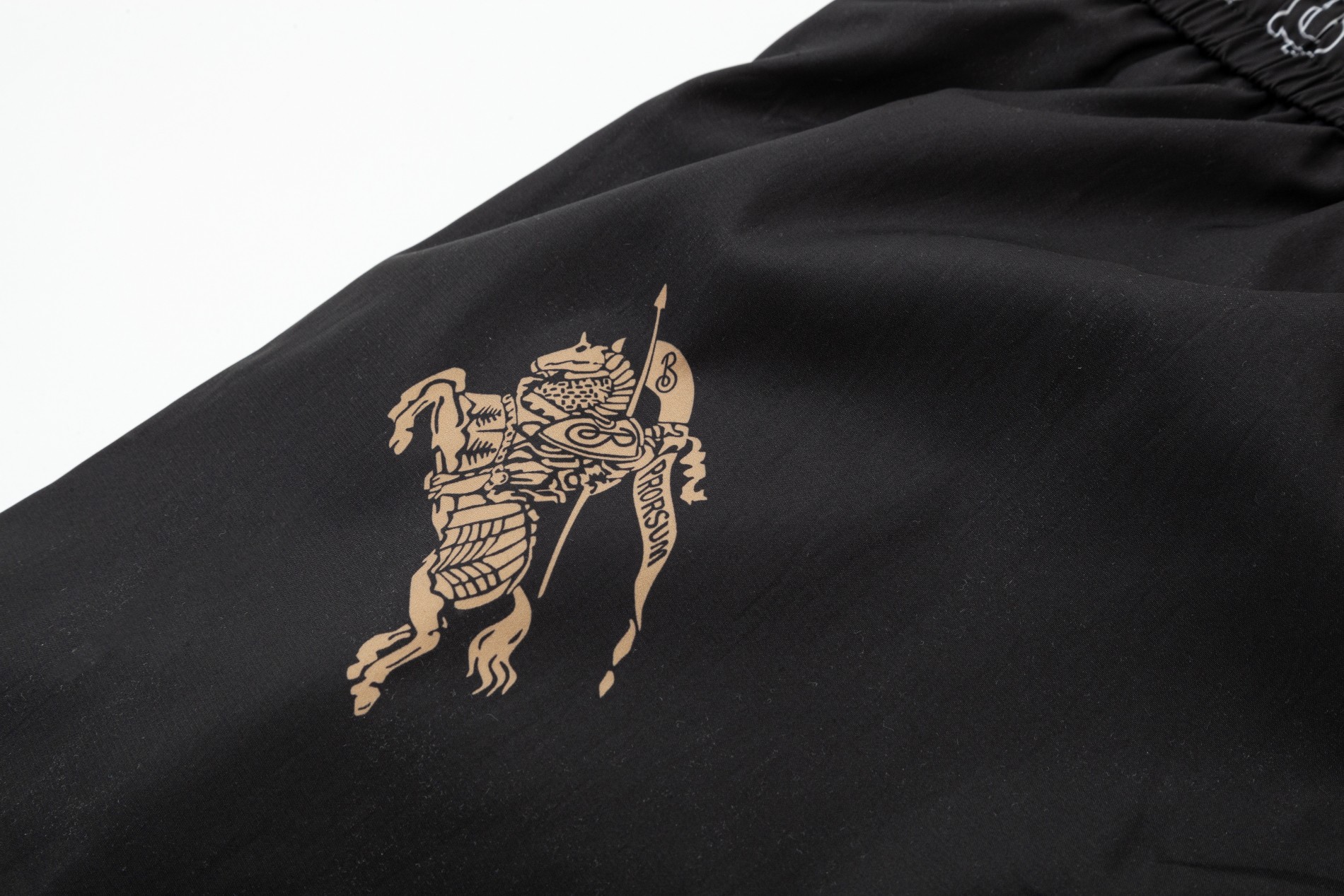【BURBERRY 公式旗艦店】バーバリー  ショートパンツご好評に付き再入荷 24627-BRAND OFF