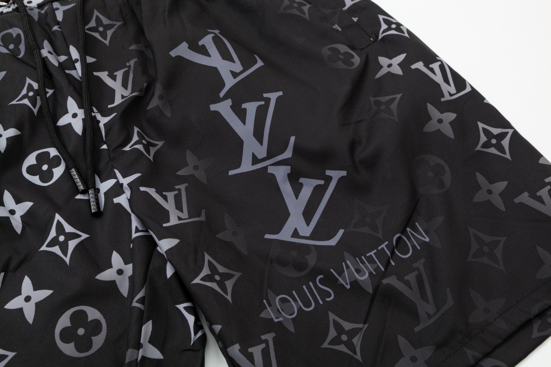【LOUIS VUITTON  公式旗艦店】ルイヴィトン  ショートパンツご好評に付き再入荷 24613-BRAND OFF