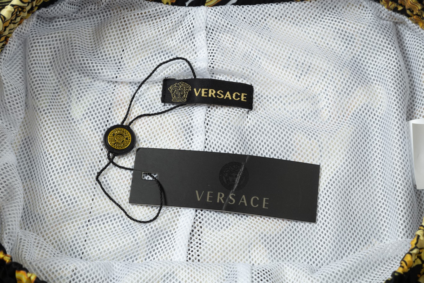 【VERSACE  公式旗艦店】ヴェルサーチ  ショートパンツご好評に付き再入荷 24628-BRAND OFF