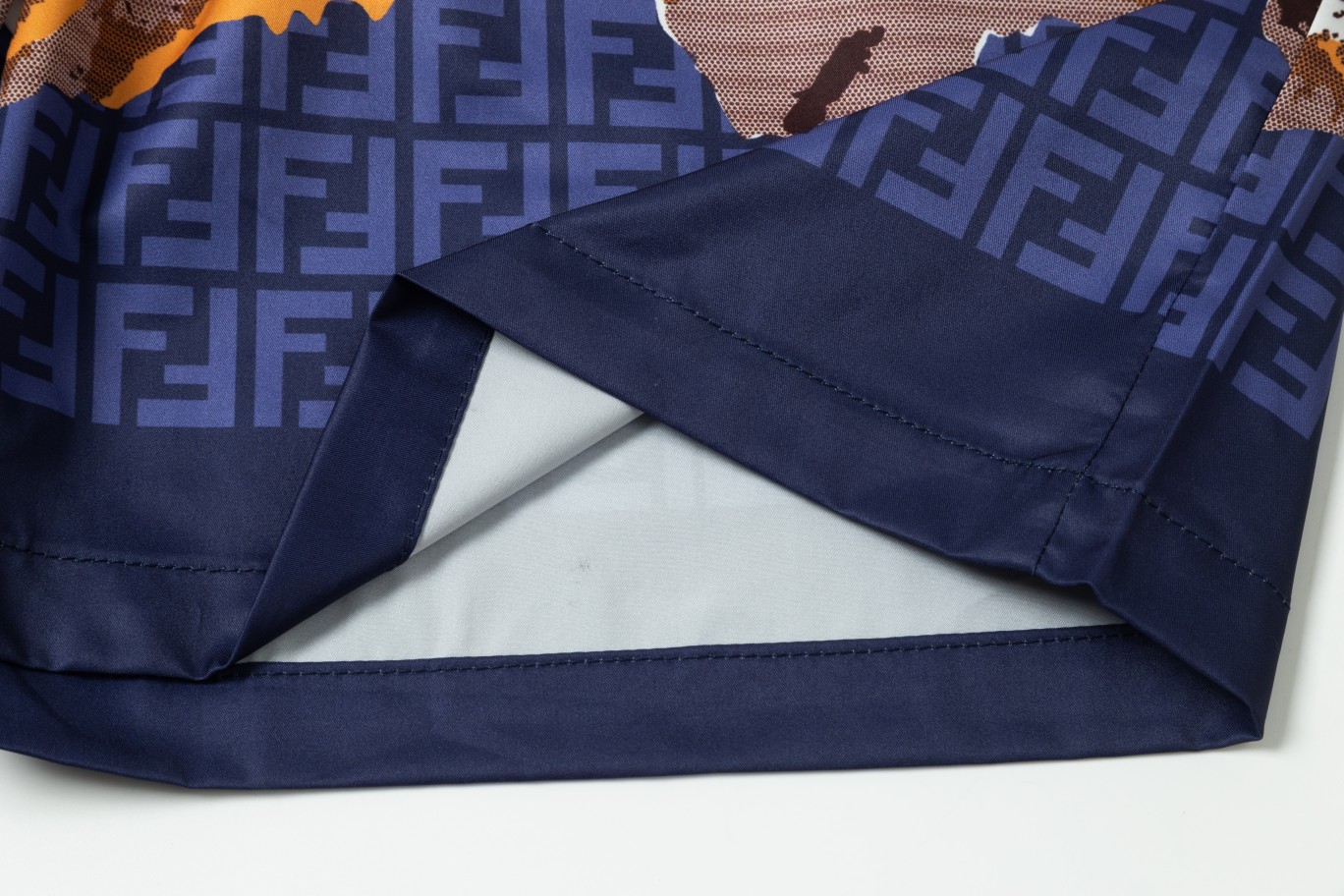 【FENDI 公式旗艦店】フェンディ ショートパンツご好評に付き再入荷 24624-BRAND OFF
