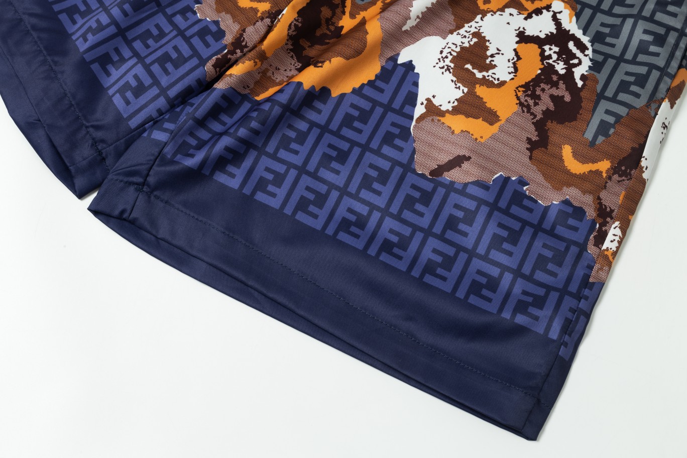 【FENDI 公式旗艦店】フェンディ ショートパンツご好評に付き再入荷 24624-BRAND OFF