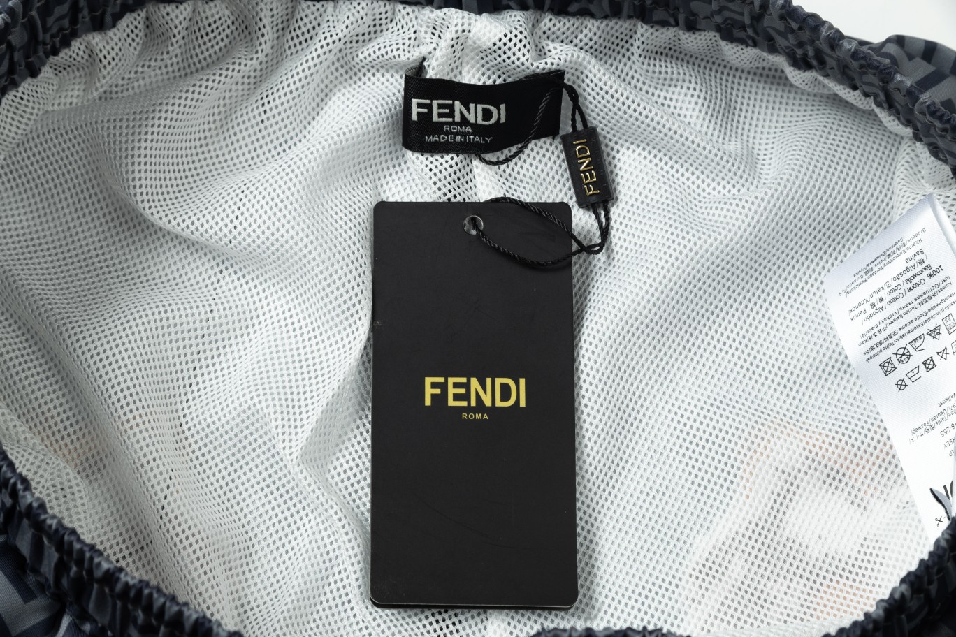【FENDI 公式旗艦店】フェンディ ショートパンツご好評に付き再入荷 24624-BRAND OFF