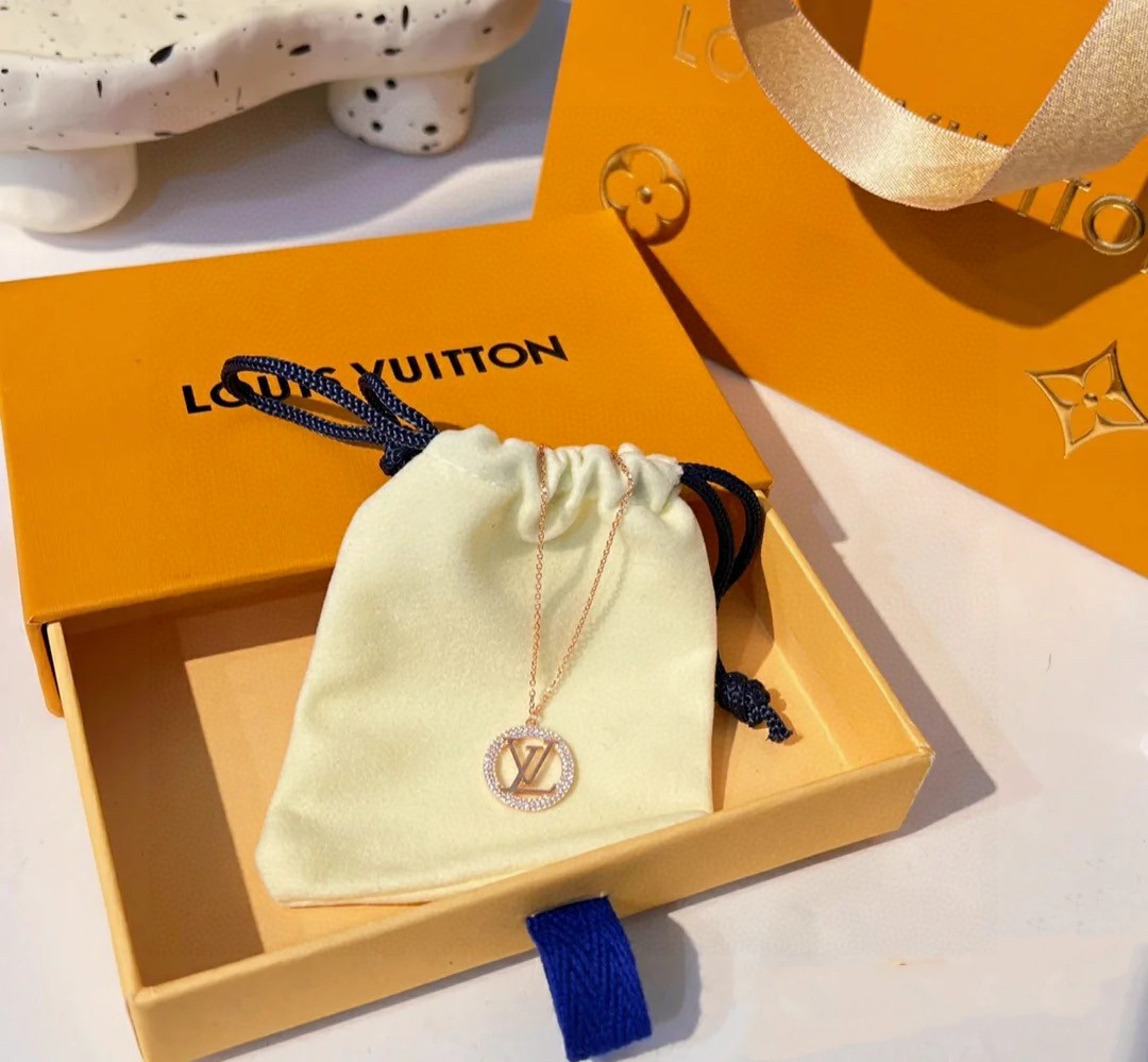 【LOUIS VUITTON】ネックレス、新しいネックレス万能シンプルファッションオーナメント  2472-BRAND OFF
