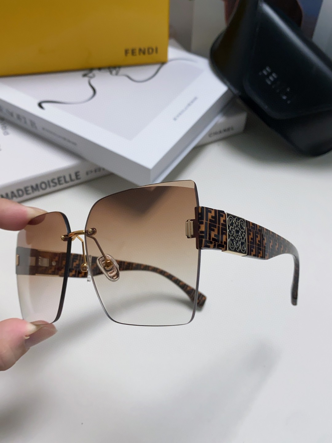 FENDI(フェンディ ) サングラス 24706-BRAND OFF