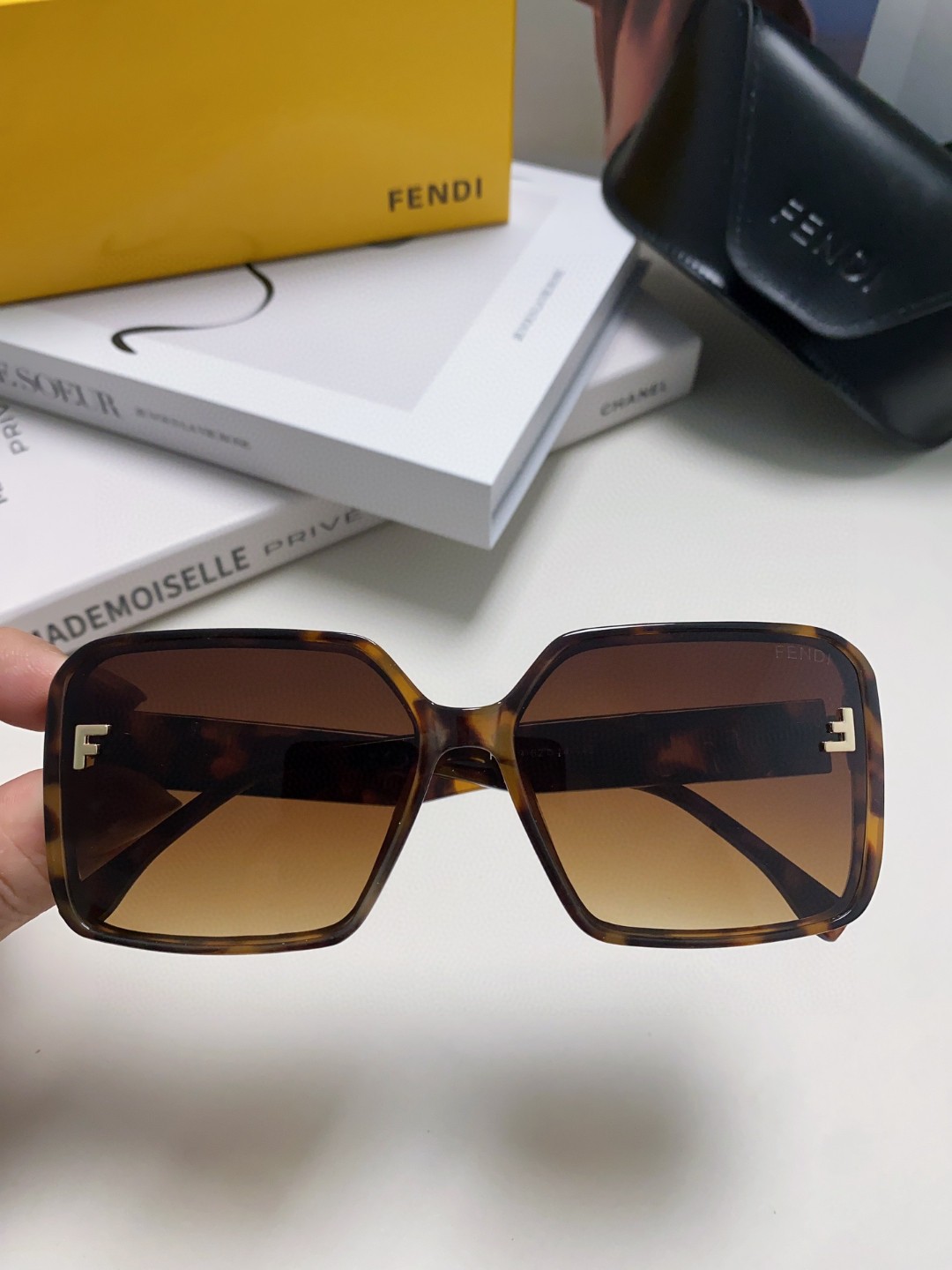FENDI(フェンディ ) サングラス 24706-BRAND OFF