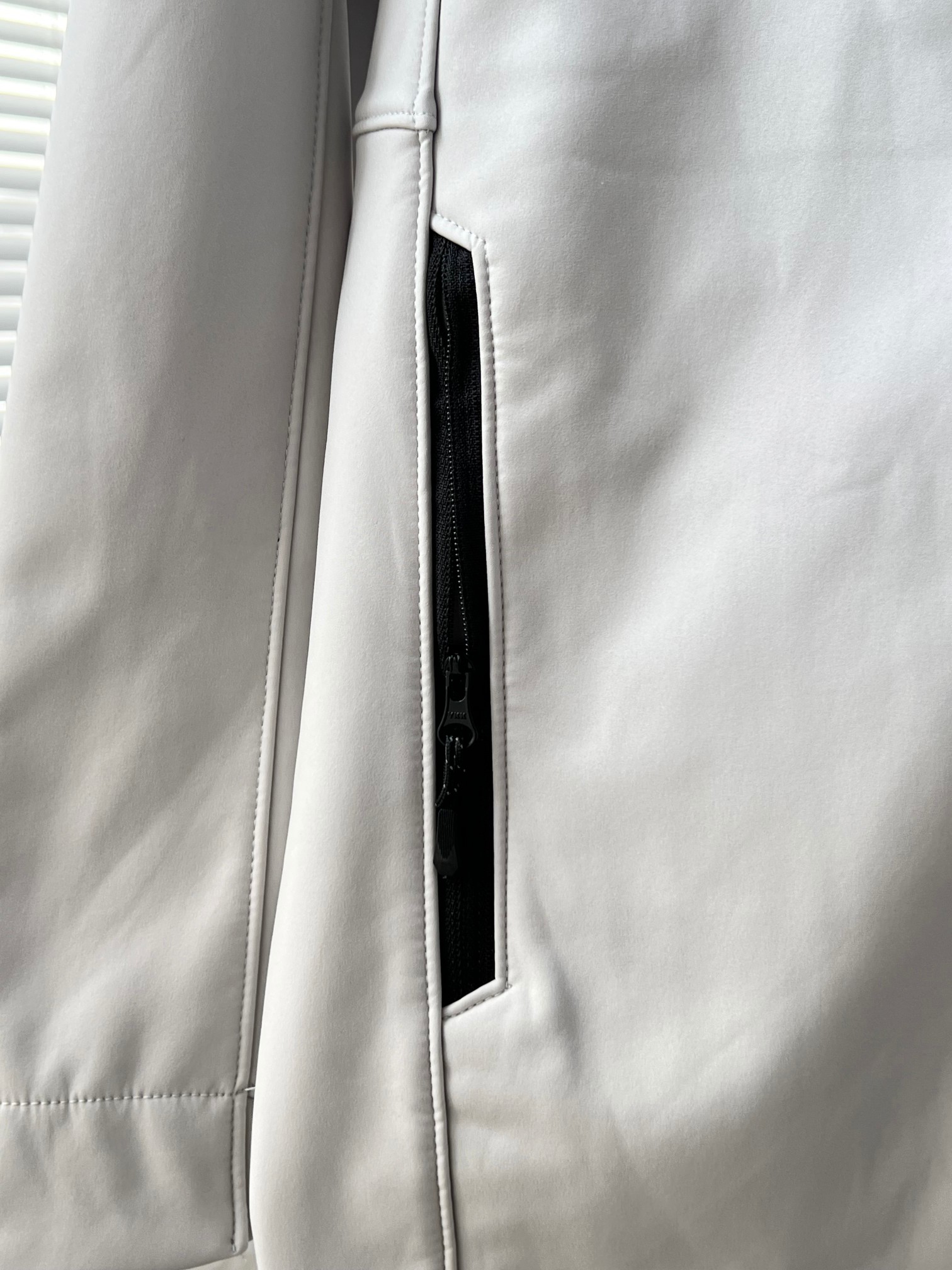 【ARC'TERYX旗艦店】保温ジャケット 男女兼用 ご好評に付き再入荷！-BRAND OFF