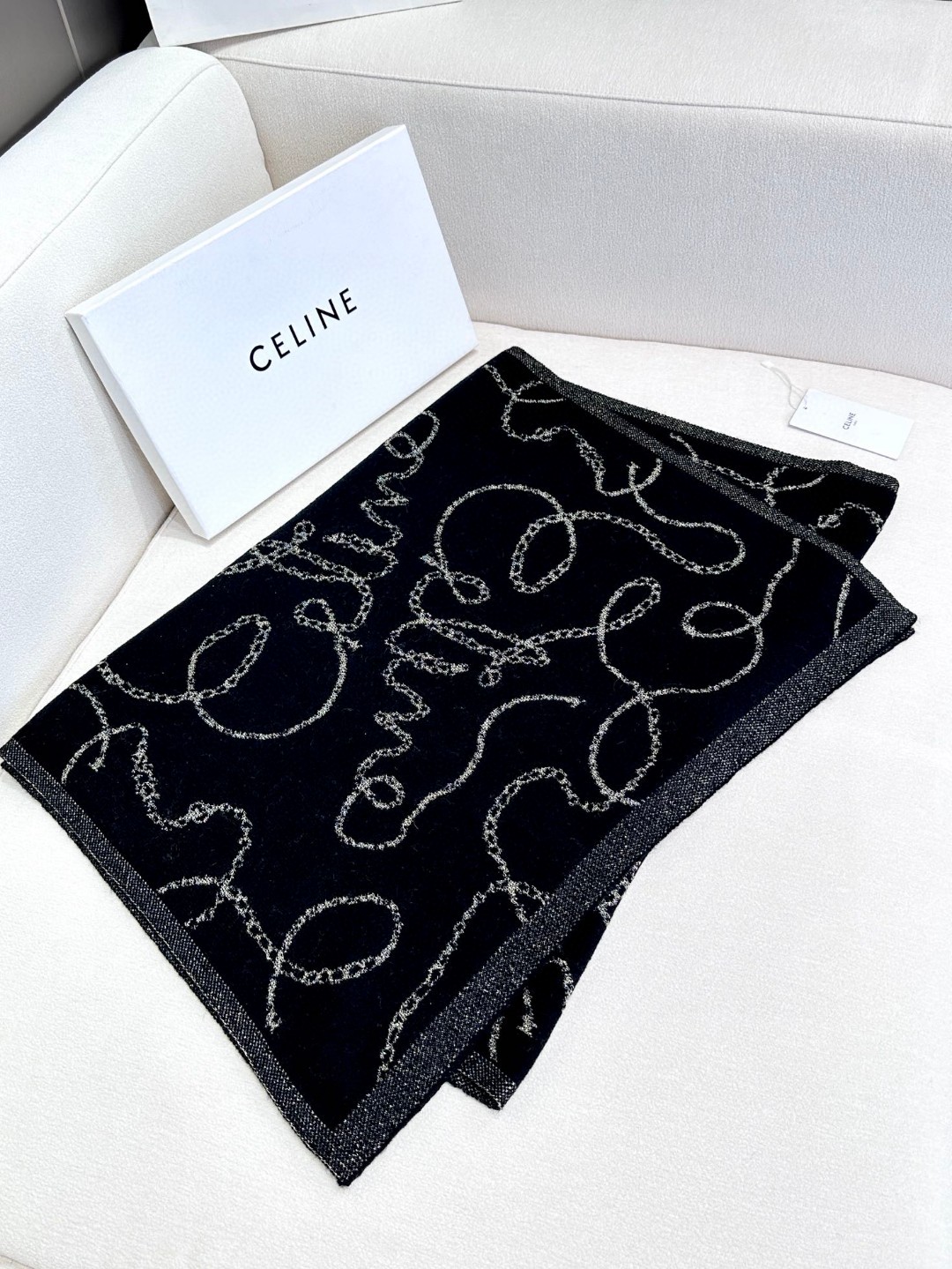 【CELINE セリーヌ】スカーフ  62*195CM  241108-BRAND OFF