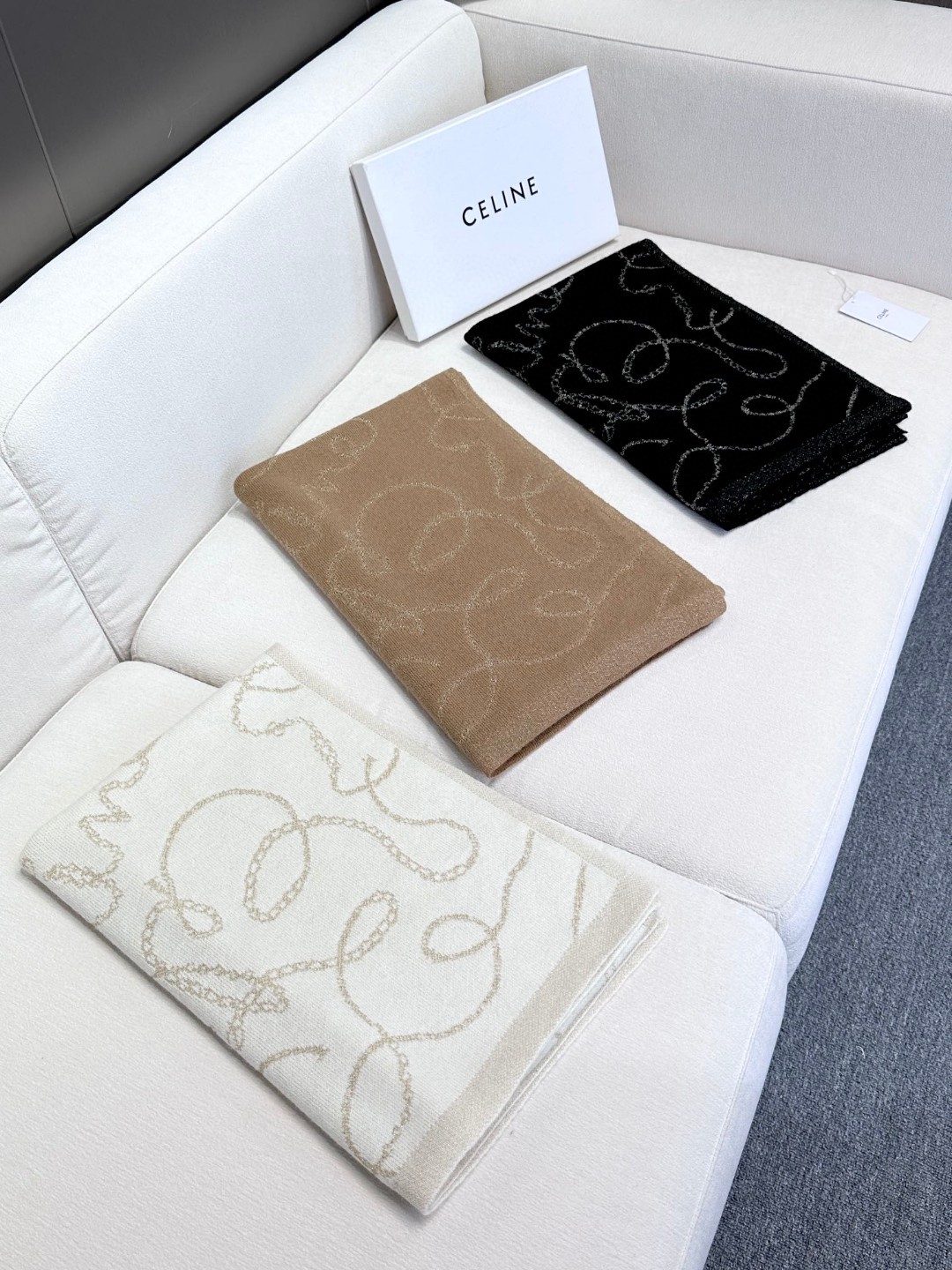 【CELINE セリーヌ】スカーフ  62*195CM  241108-BRAND OFF
