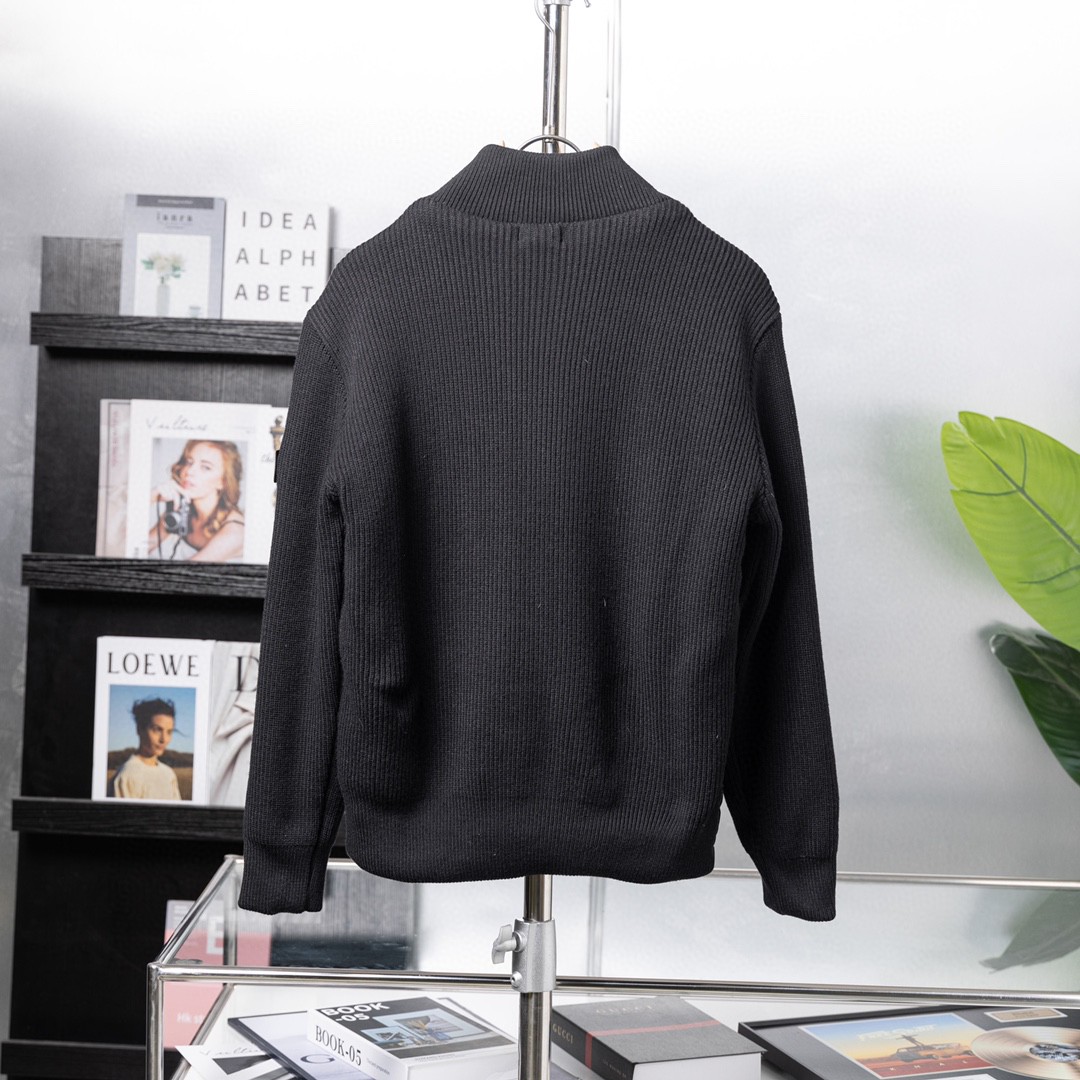 【DIOR公式 旗艦店】（ディオール ） ダウンジャケット、ご好評に付き再入荷！-BRAND OFF