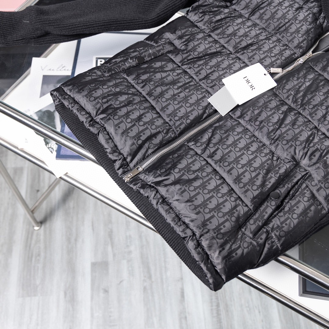 【DIOR公式 旗艦店】（ディオール ） ダウンジャケット、ご好評に付き再入荷！-BRAND OFF