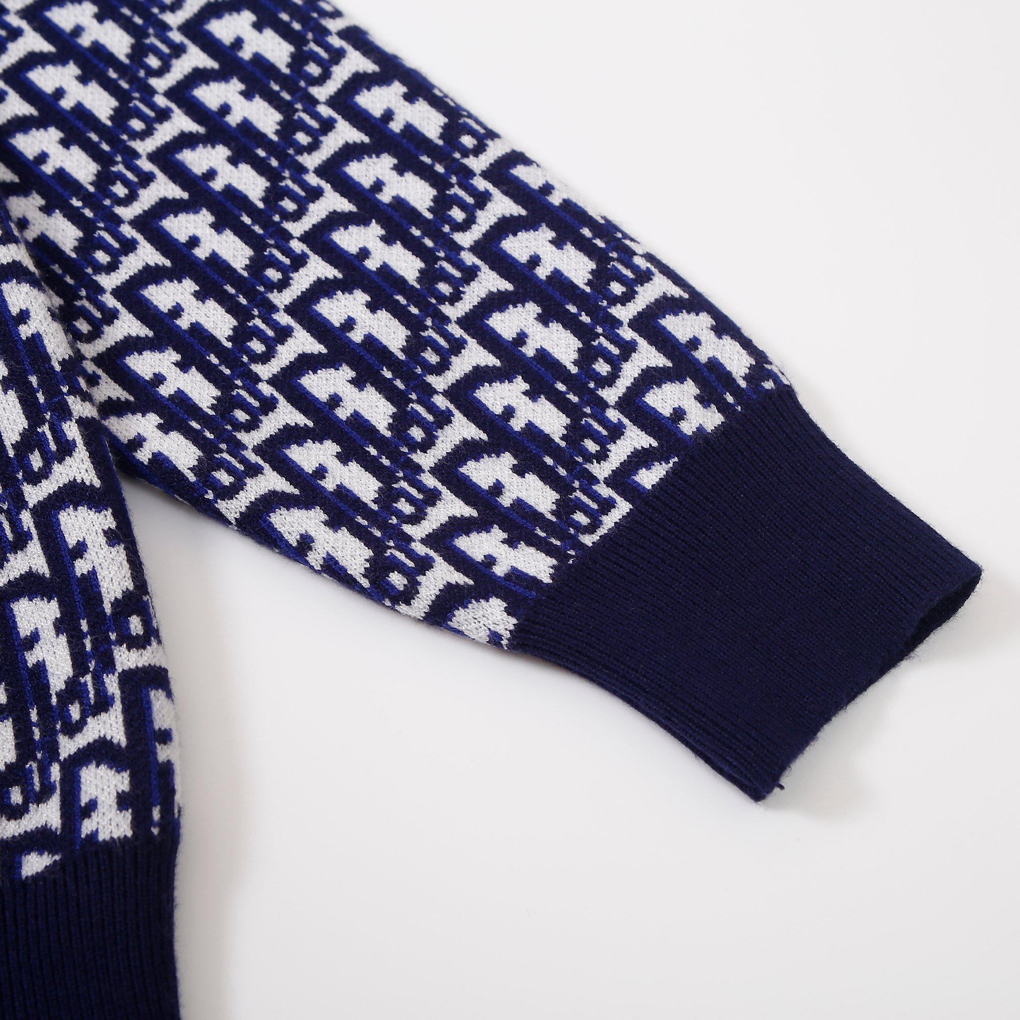 【DIOR旗艦店】ディオール セーター ご好評に付き再入荷！-BRAND OFF