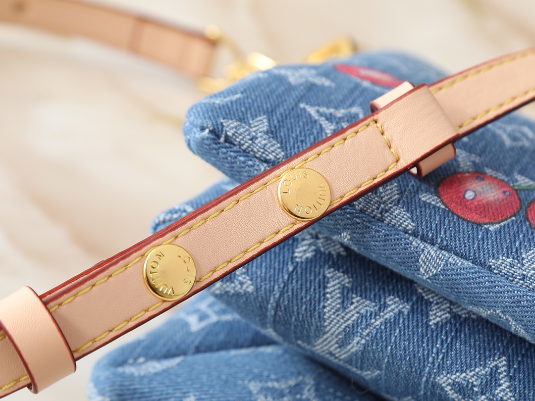 LOUIS VUITTON ルイヴィトン Coussin ショルダーバッグ M14978-BRAND OFF