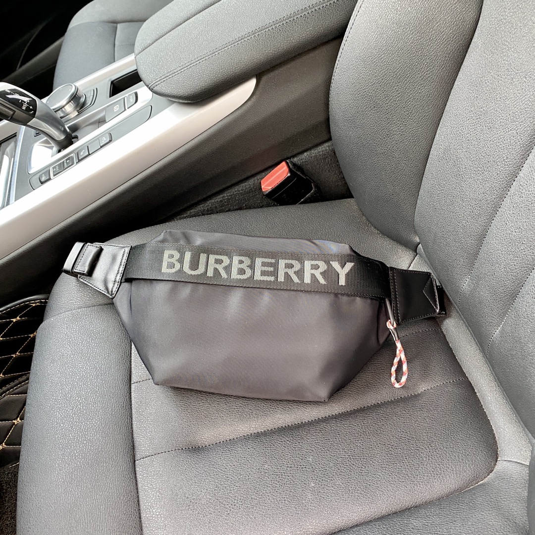 BURBERRY （バーバリー） ウエストバッグ 31X18X7CM-BRAND OFF