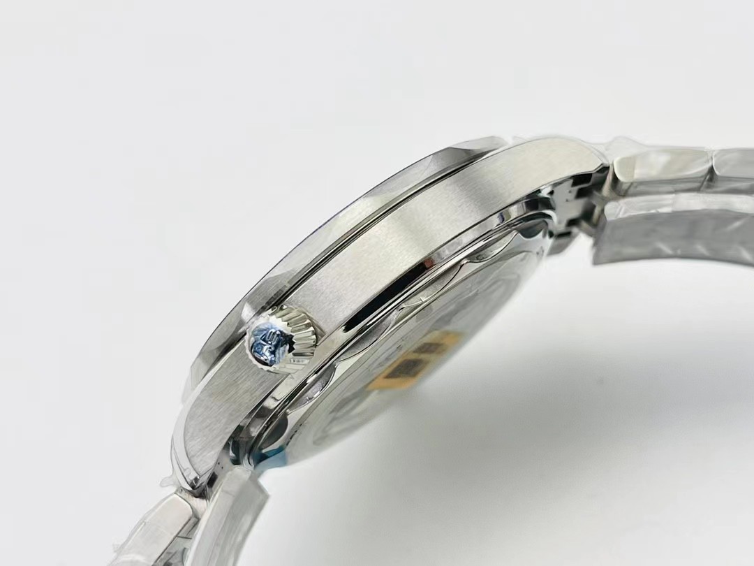 Omega Seamaster Diver 300M Co-Axial Master Chronometer 210.30.42.20.03.001-BRAND OFF