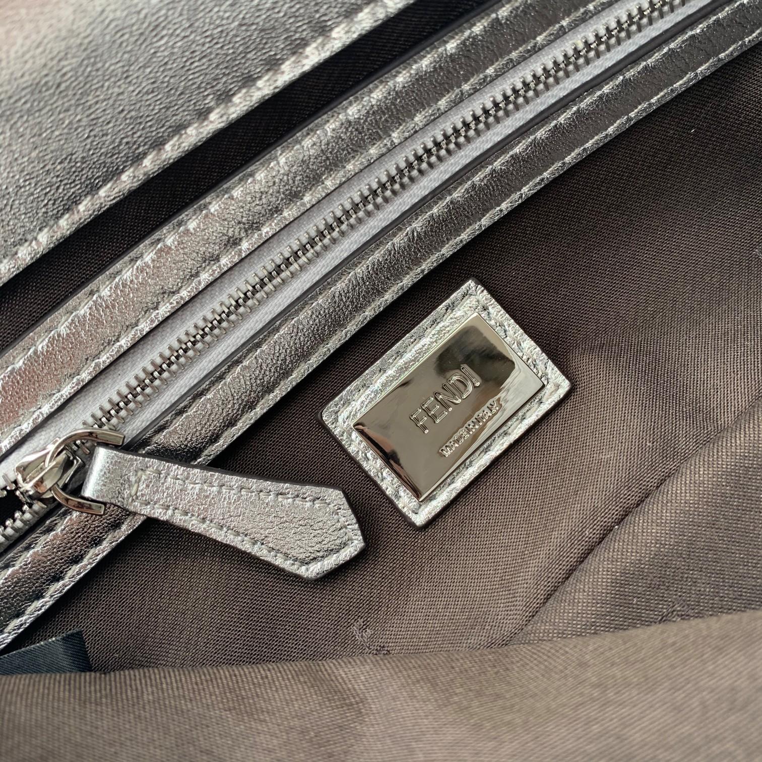 FENDI（フェンディ） メッセンジャーバッグ 26X14X4 CM-BRAND OFF