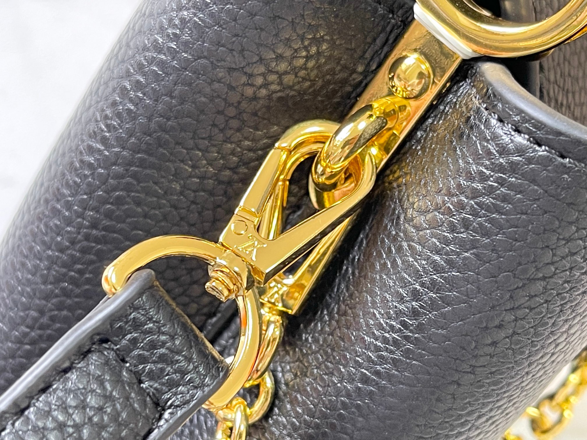 LOUIS VUITTON ルイヴィトン CAPUCINES クロスボディバッグ-BRAND OFF