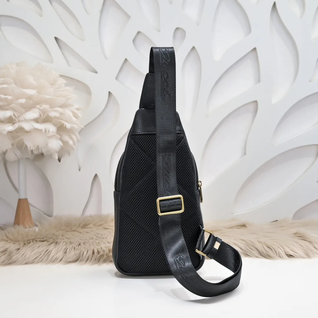 【GUCCI 公式 旗艦店】グッチ 胸ポケット当日出荷 好評に付き再入荷！27*18*7CM-BRAND OFF