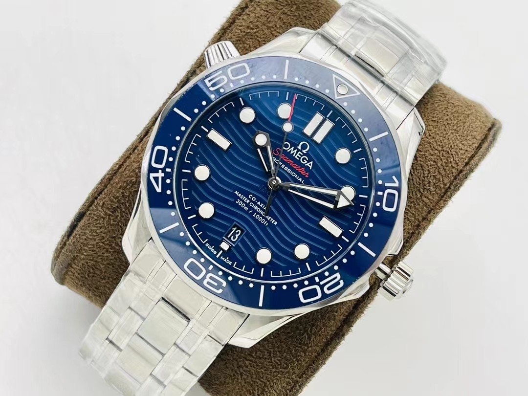 Omega Seamaster Diver 300M Co-Axial Master Chronometer 210.30.42.20.03.001-BRAND OFF