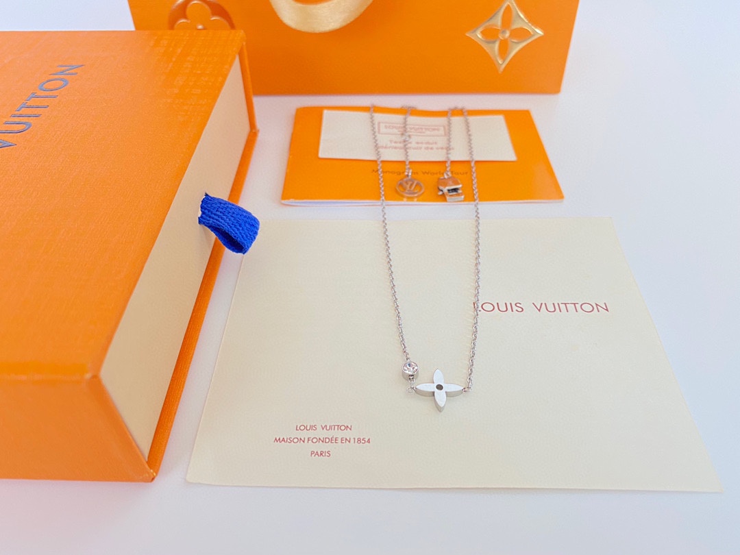 LOUIS VUITTON（ルイヴィトン） 四つ葉のクローバーネックレス-BRAND OFF