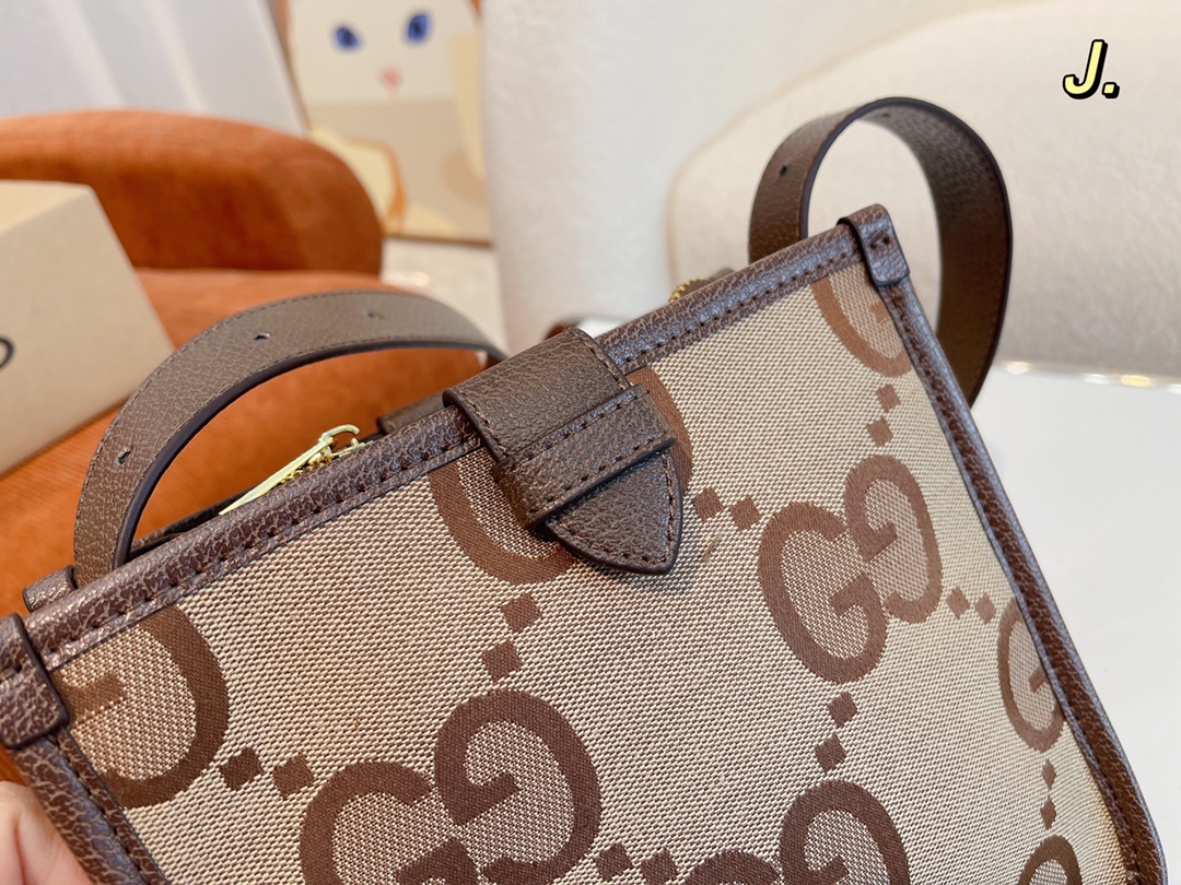 GUCCI〔グッチ〕GGショルダーバッグ 21X12X20CM-BRAND OFF