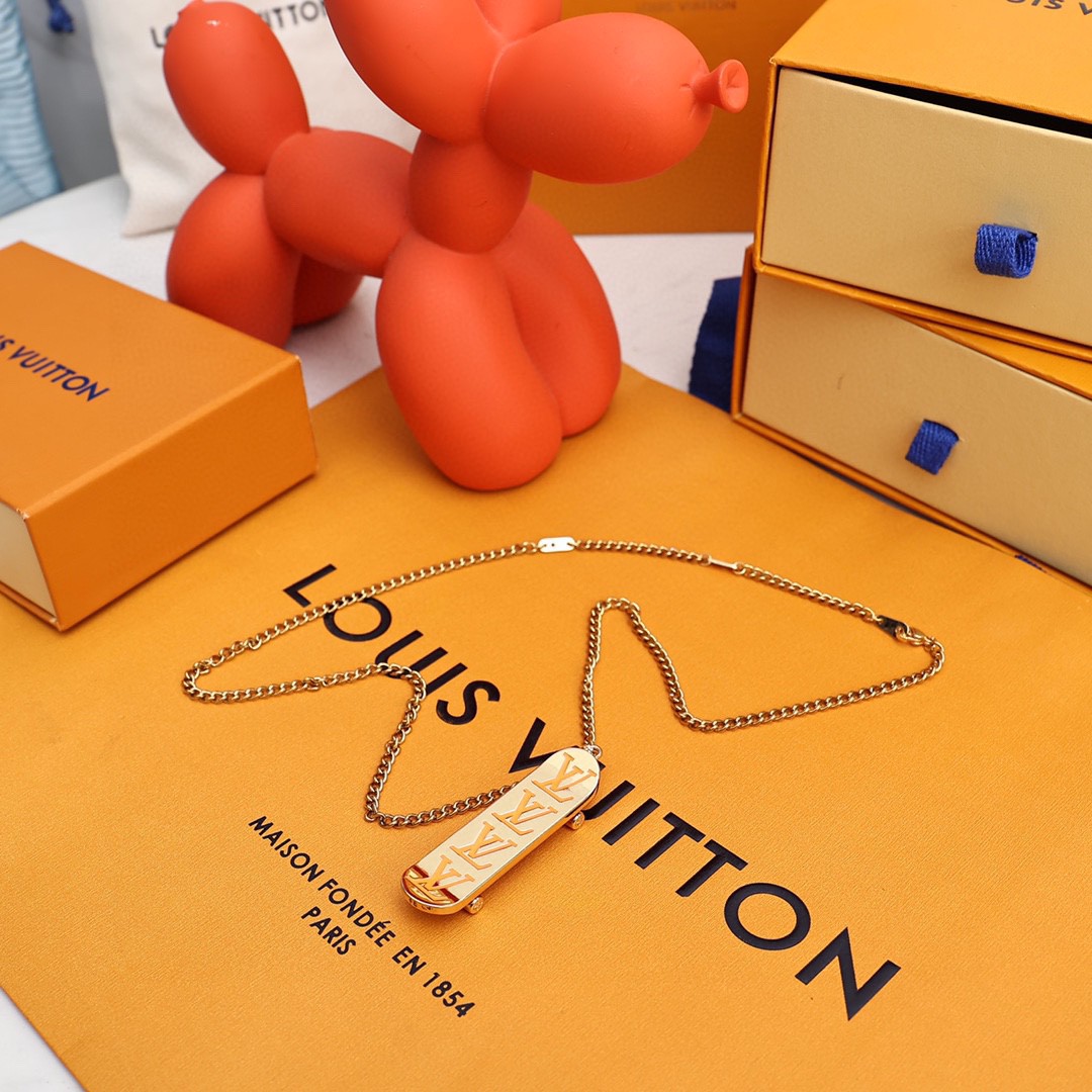 Louis Vuitton （ルイヴィトン）スケートボードのネックレス-BRAND OFF