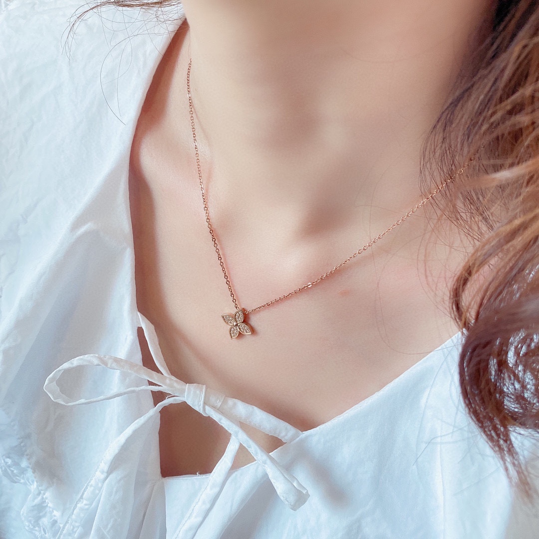 LOUIS VUITTON（ルイヴィトン）STAR BLOSSOM ネックレス Q93710-BRAND OFF