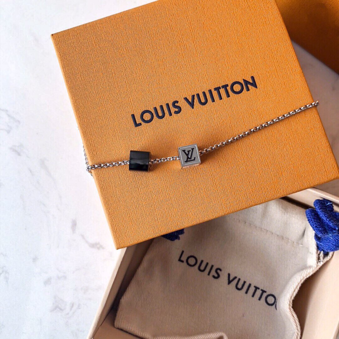 LOUIS VUITTON（ルイヴィトン）ダイス ネックレス-BRAND OFF