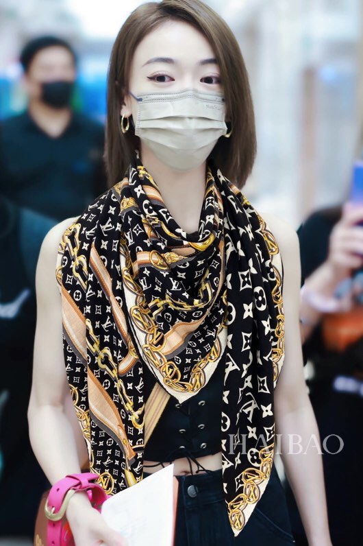 【2026】【LV Louis Vuitton ルイ·ヴィトン】オートクチュール ファッション トランジショナル カラー ロング ビアード スカーフ140*140CM-BRAND OFF