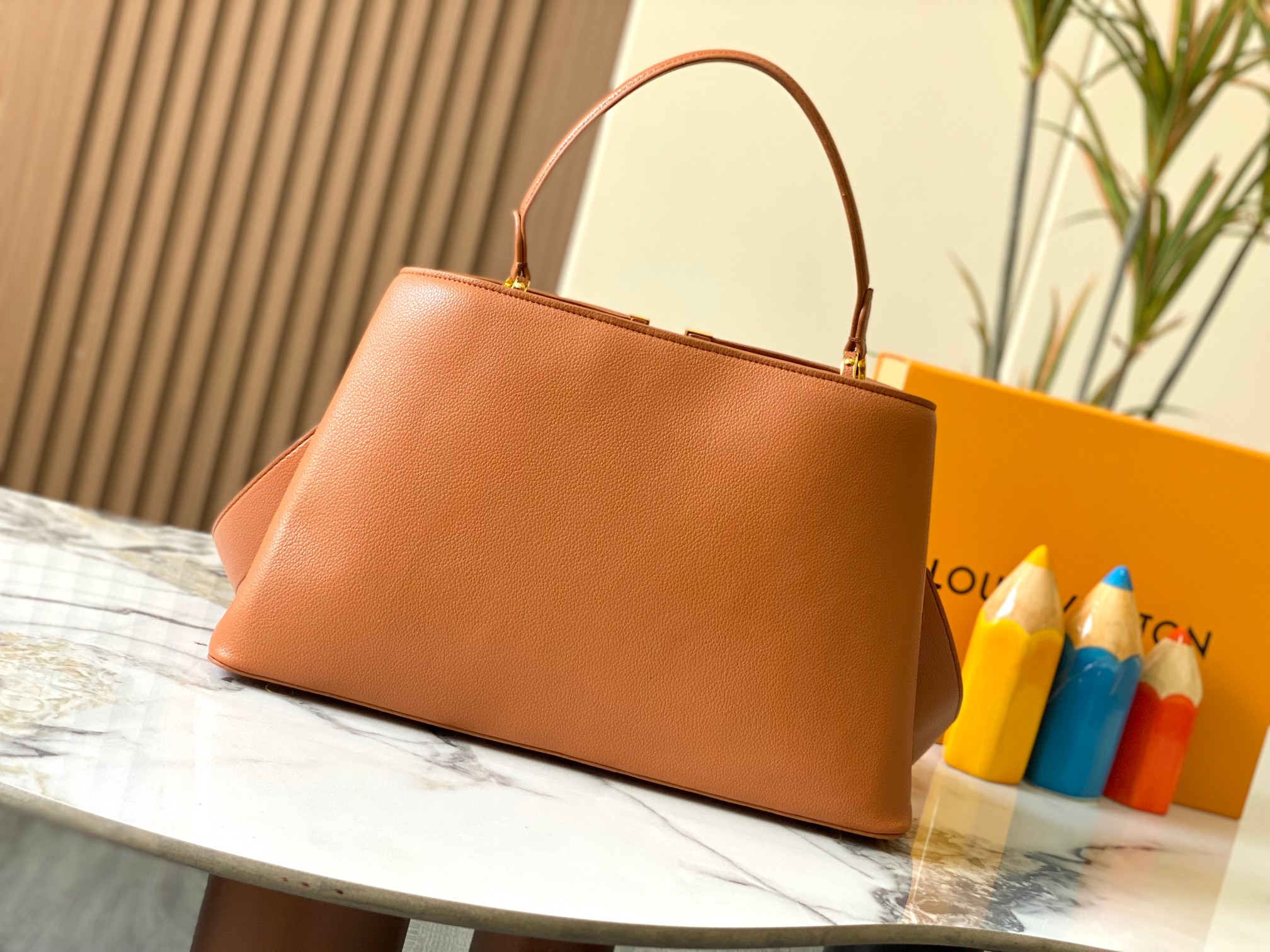 LOUIS VUITTON ルイヴィトン CapucinesSouple クロスボディバッグ M24607-BRAND OFF