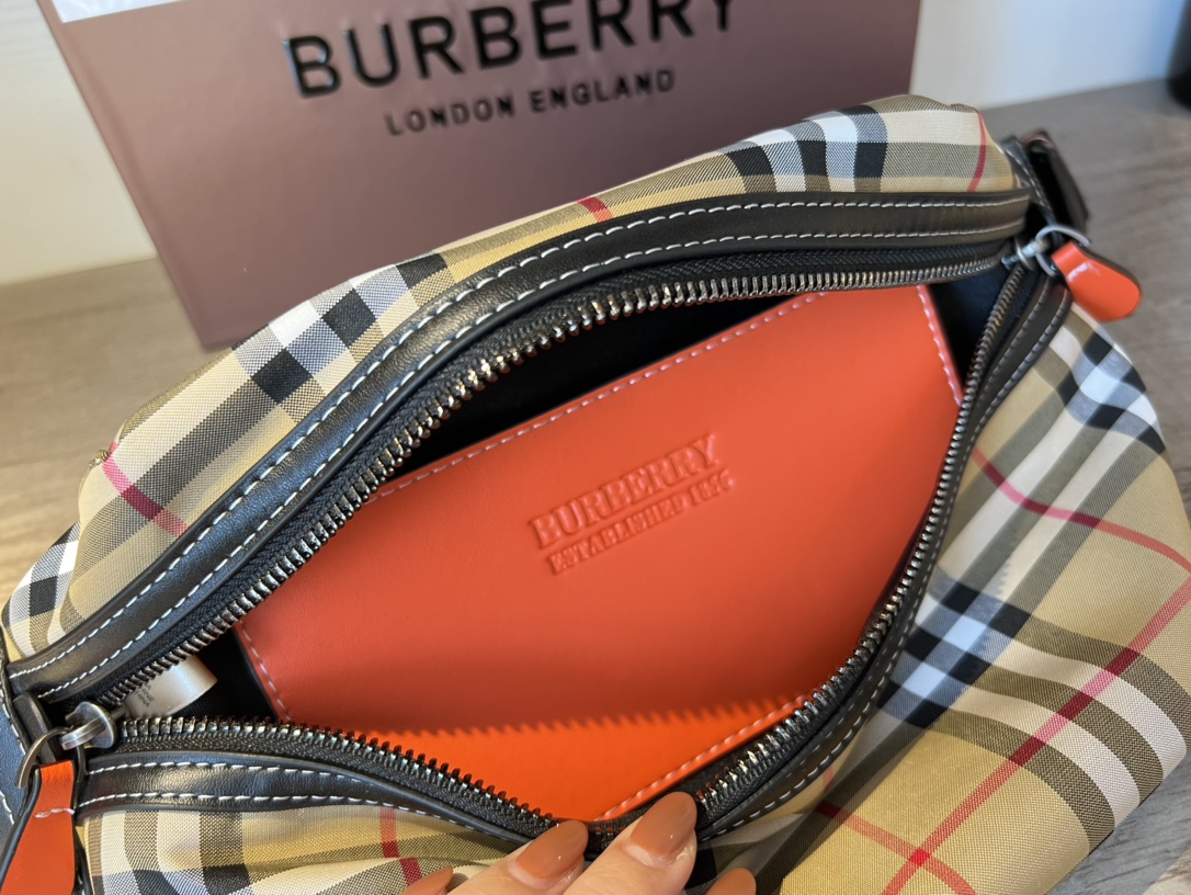 【BUREERRY公式 旗艦店】（バーバリー） ウエストポーチ 28cmX16cm-BRAND OFF