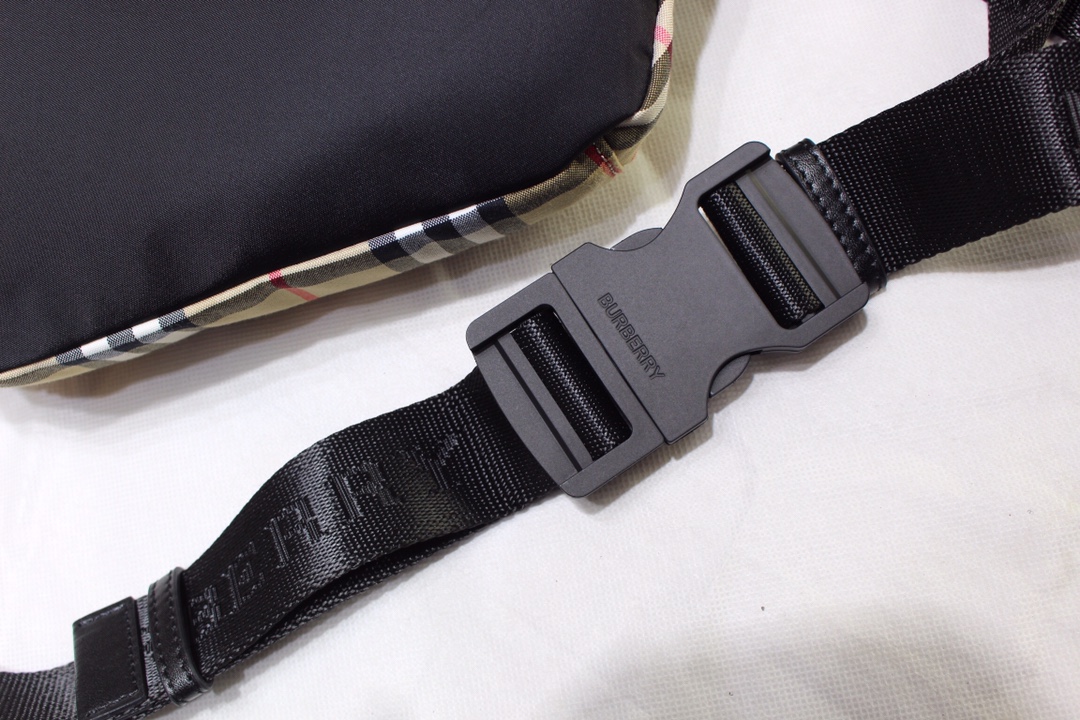 【BURBERRY 公式旗艦店】バーバリー ウエストポーチ 当日出荷 好評に付き再入荷！31*7.5*16CM-BRAND OFF