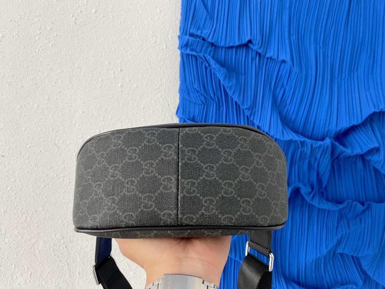 GUCCI〔グッチ〕GGサドルバッグ 22 x 18 cm-BRAND OFF