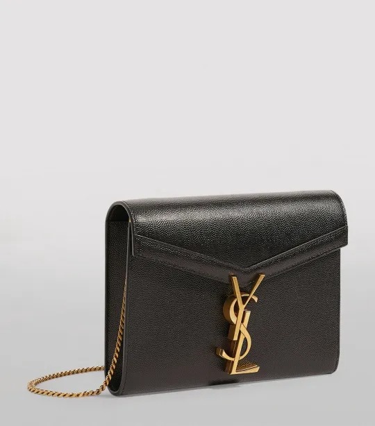 【Saint Laurent】✨今季のトレンド！★オードリー亜谷香さん愛用★カサンドラ チェーンウォレット（グレイン ド プードル エンボス-BRAND OFF