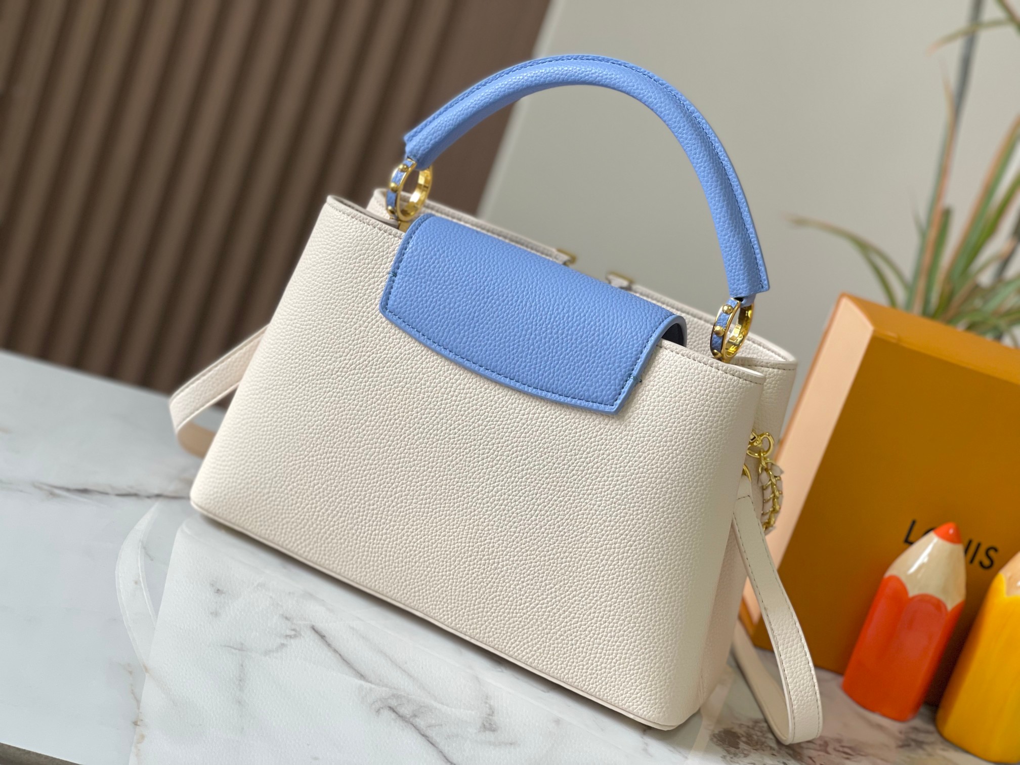 LOUIS VUITTON ルイヴィトン CAPUCINES クロスボディバッグ-BRAND OFF