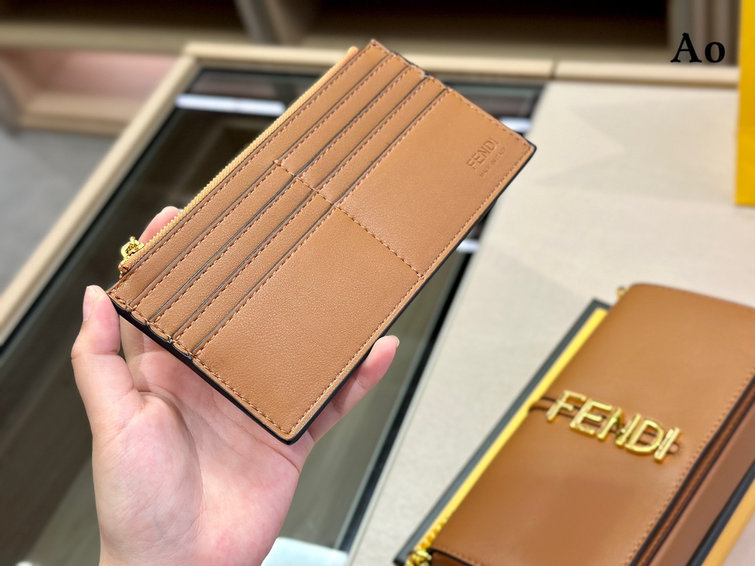 【FENDI 公式 旗艦店】 フェンディ ショルダーバッグ 当日出荷 好評に付き再入荷！21*13CM-BRAND OFF