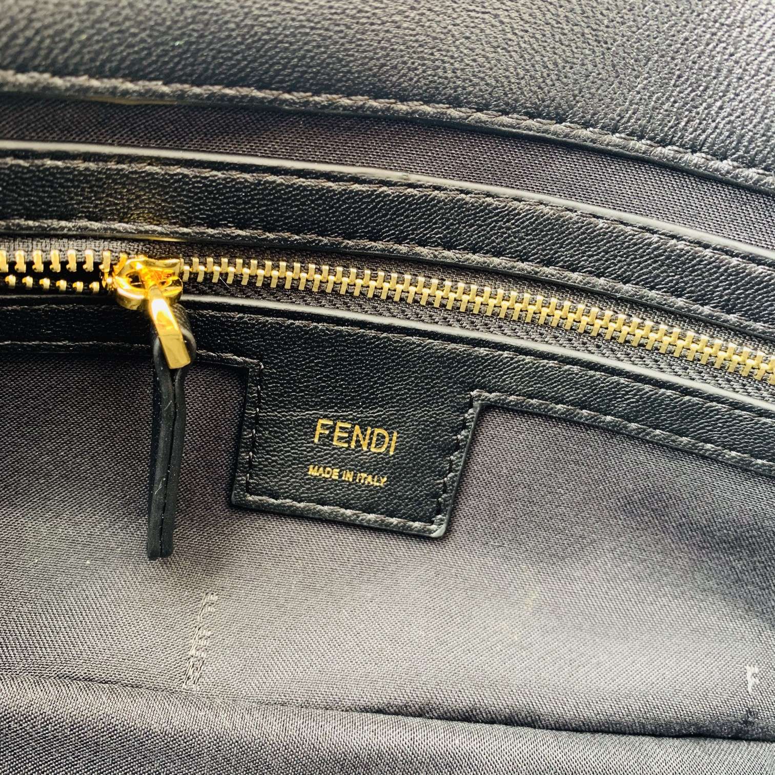 FENDI（フェンディ） メッセンジャーバッグ 26X14X4 CM-BRAND OFF