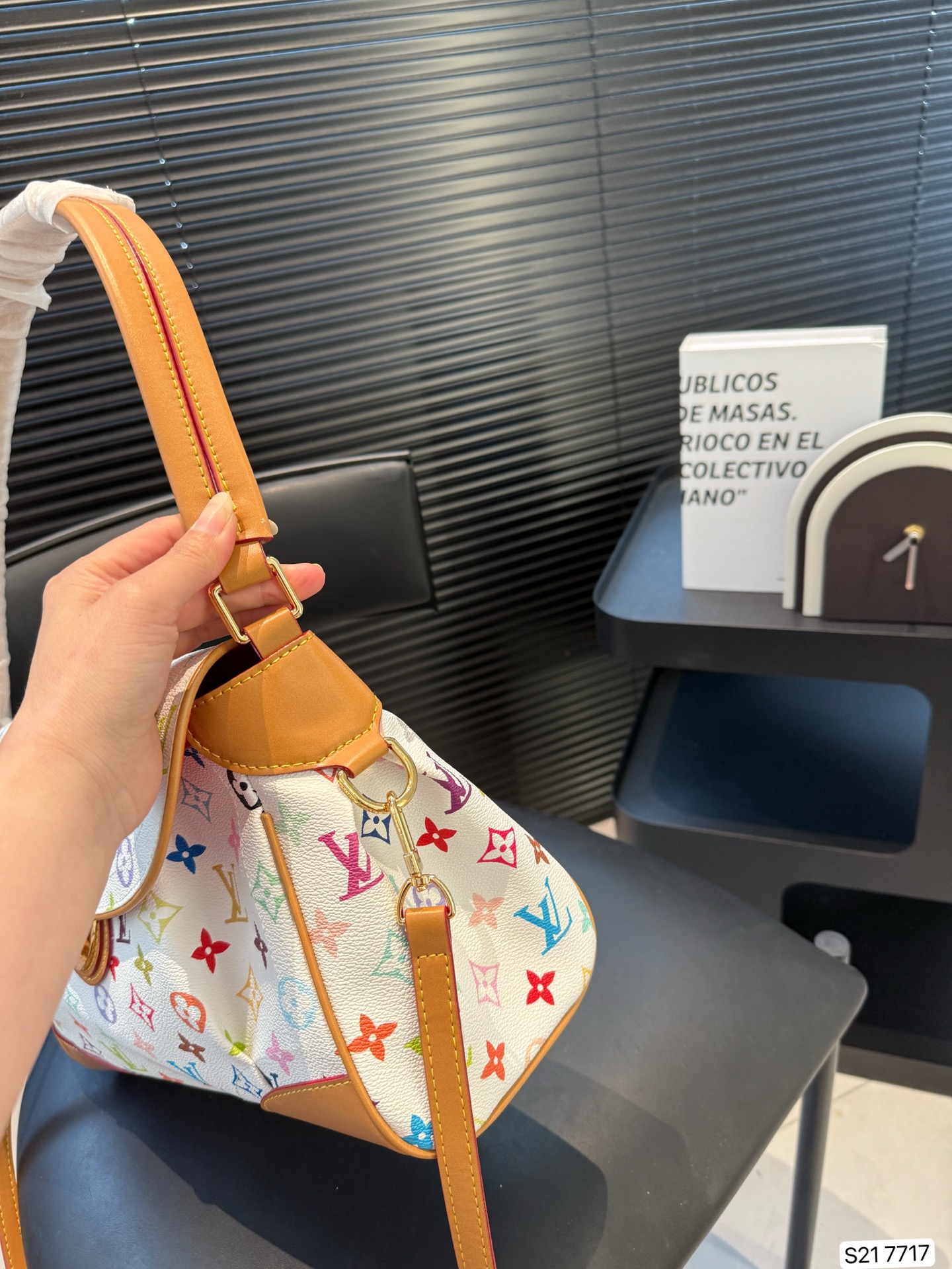 LOUIS VUITTON ルイヴィトン VERNIS わきバッグ 31*23CM-BRAND OFF