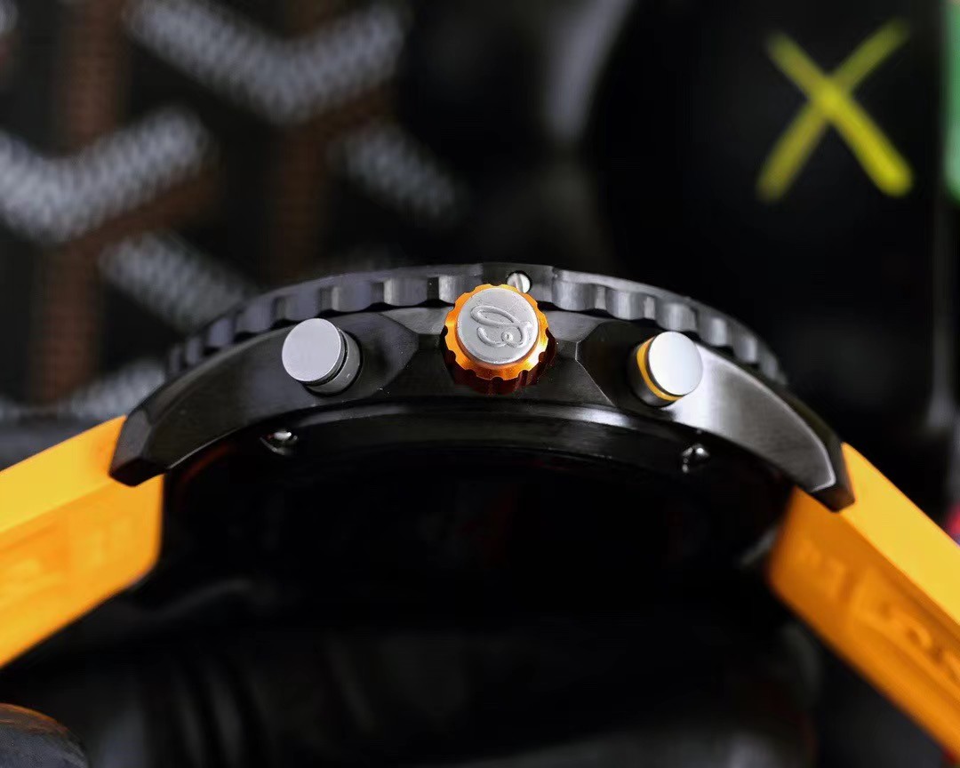 Breitling Endurance Pro X82310A41B1S1-BRAND OFF