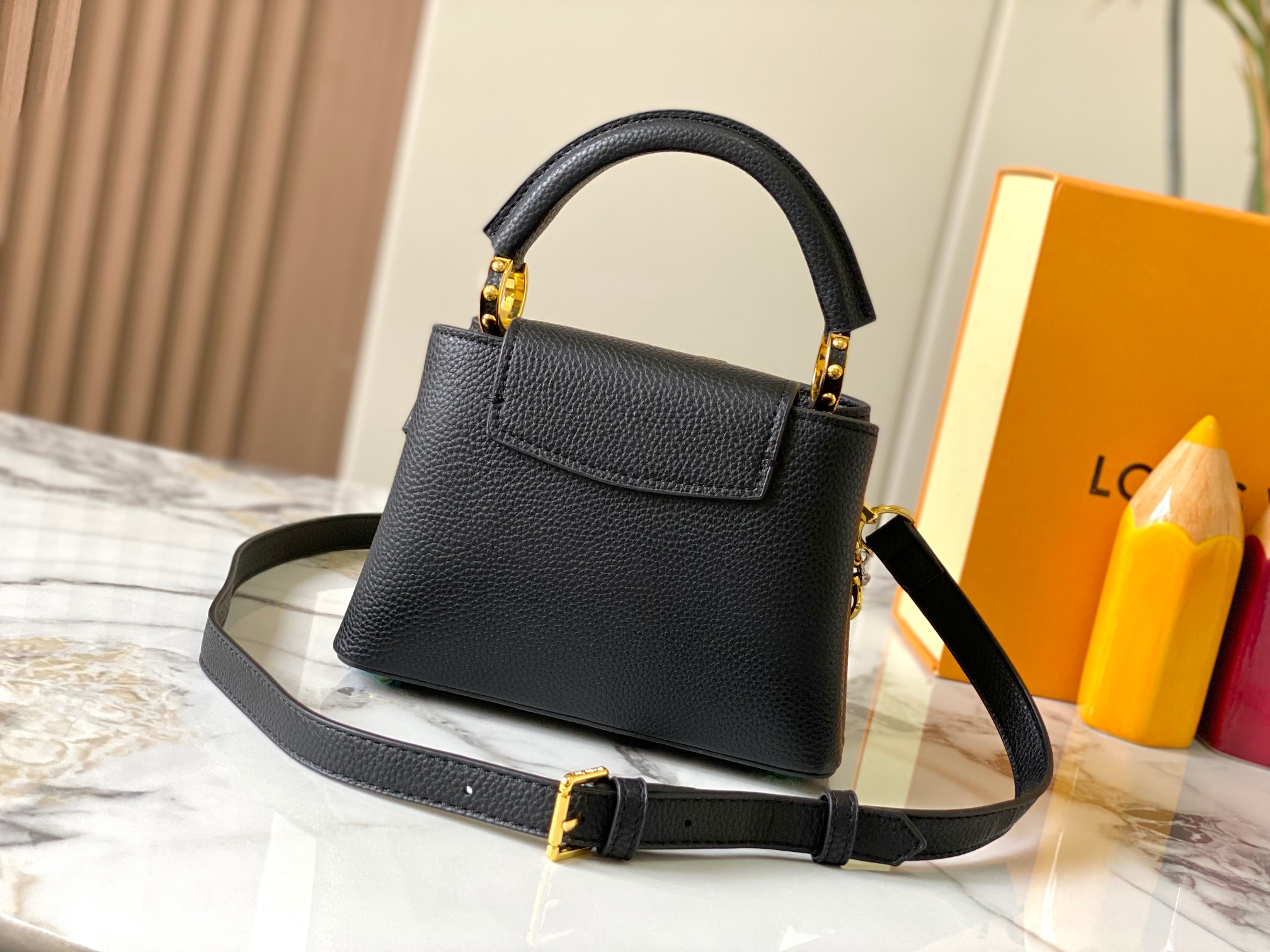 LOUIS VUITTON ルイヴィトン Capucines MINI ハンドバッグ M12935-BRAND OFF