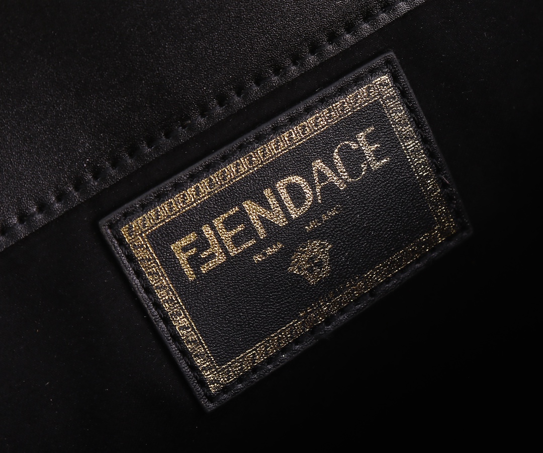 FENDI（フェンディ） ハンドバッグ41X29.5X16CM-BRAND OFF